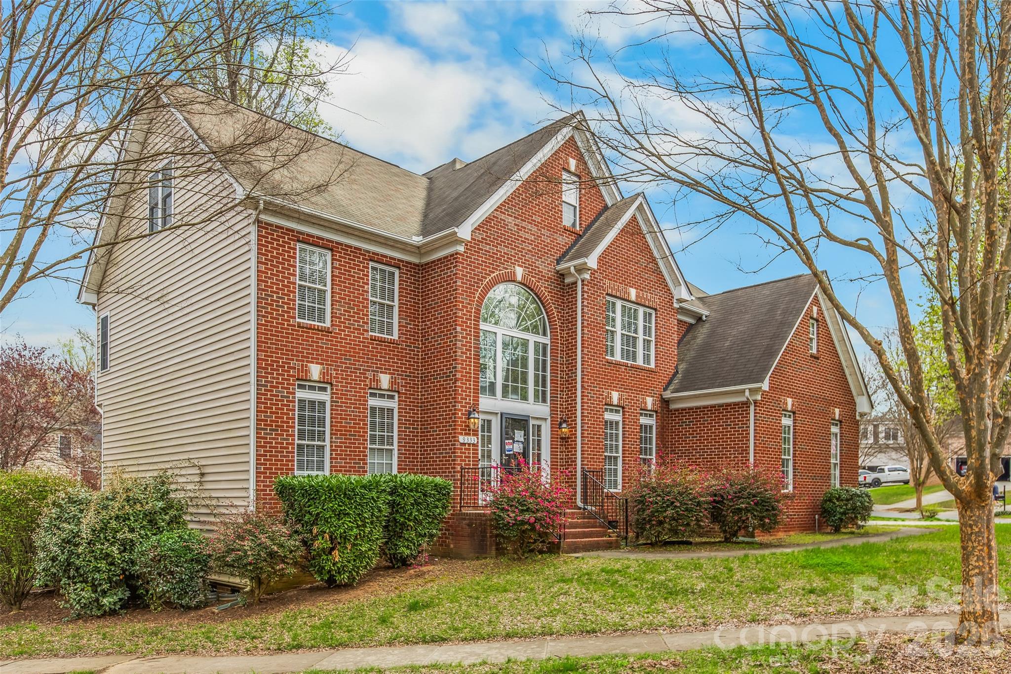 9333 Standerwick Lane — Huntersville
