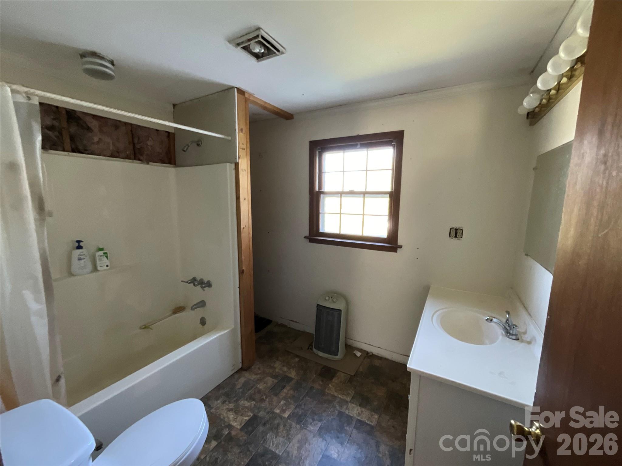 416 W Liberty Street — Winnsboro