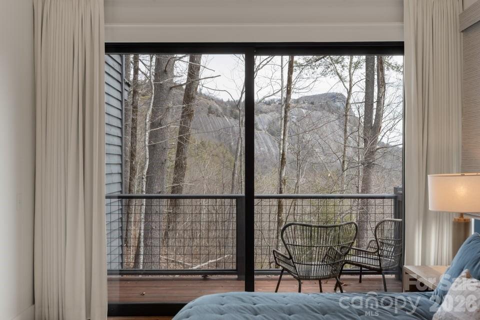 692 Lost Trail — Highlands