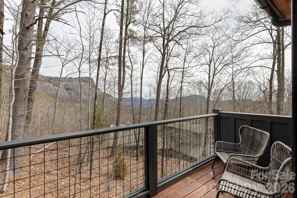 692 Lost Trail — Highlands