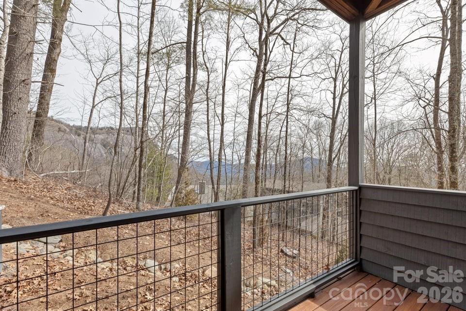 692 Lost Trail — Highlands