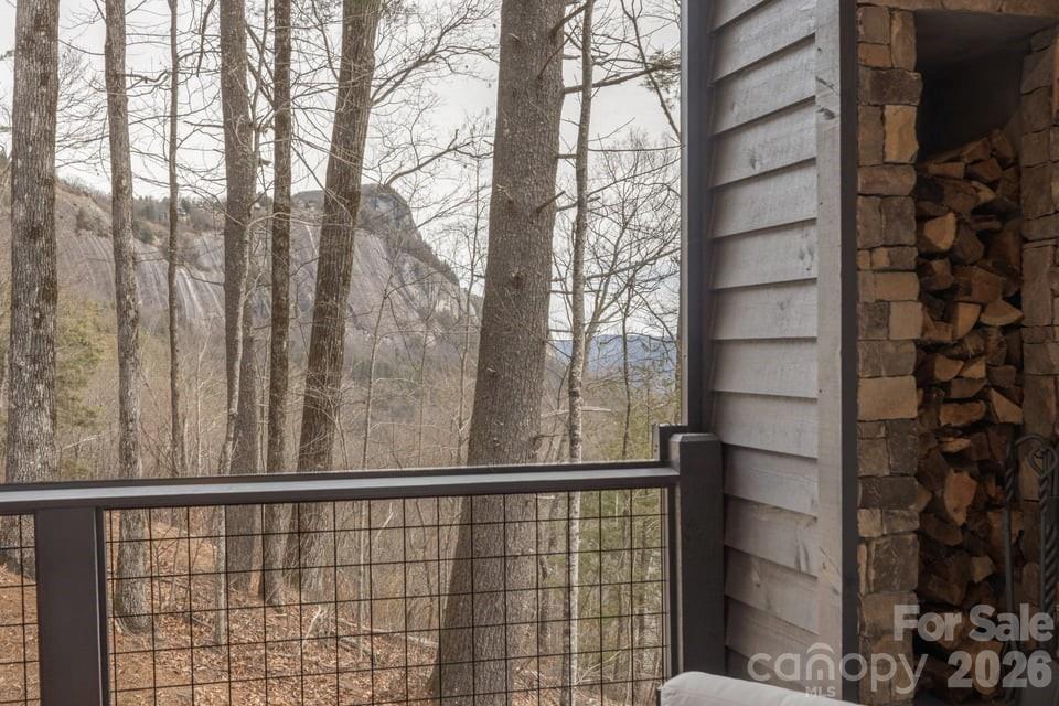 692 Lost Trail — Highlands