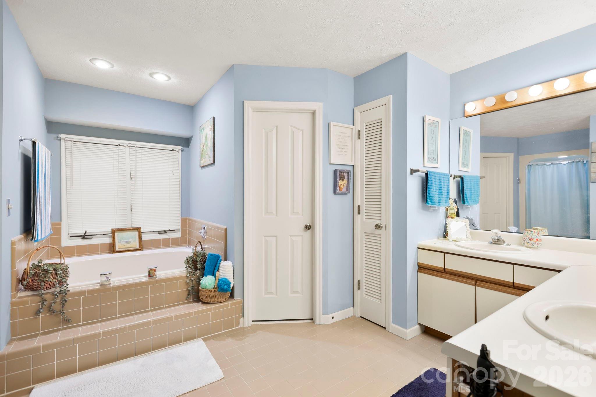 446 Silver Fox Lane — Pisgah Forest