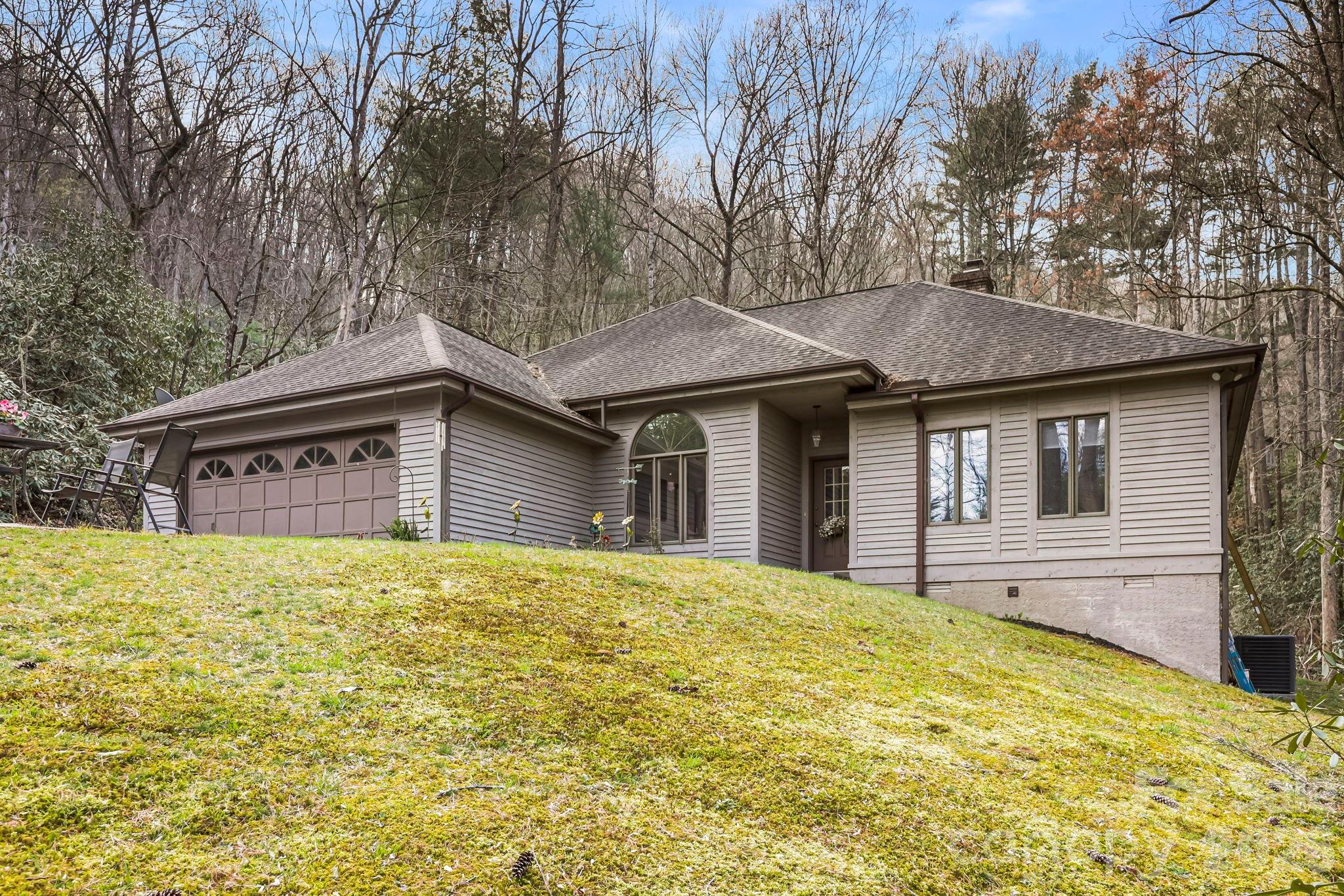 446 Silver Fox Lane — Pisgah Forest