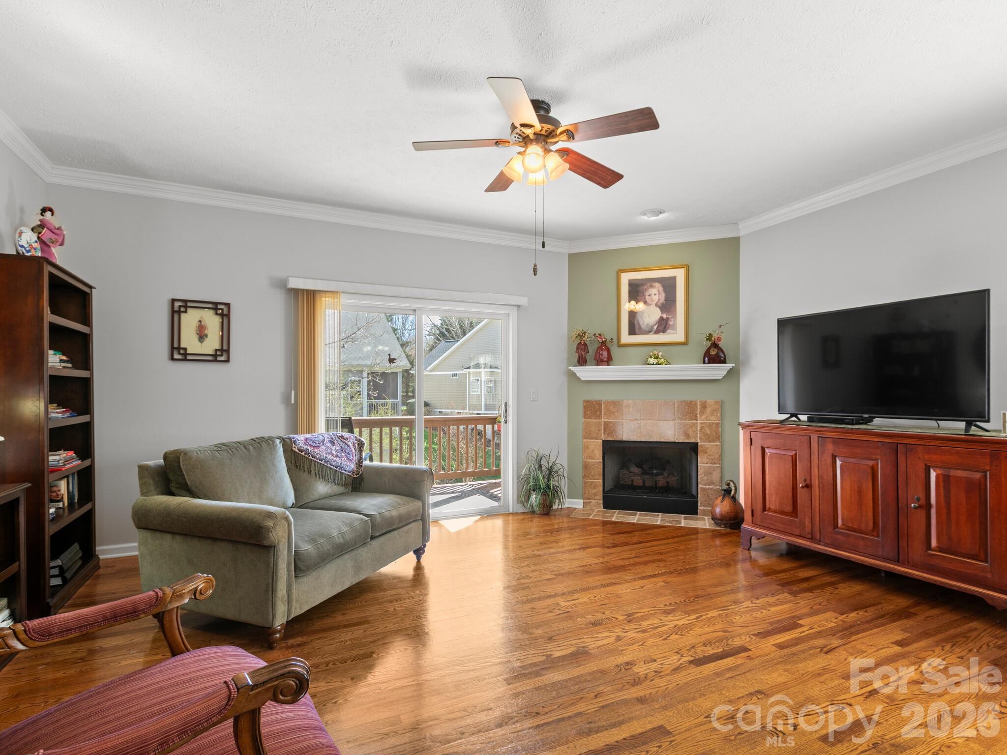 25 Old Pasture Way — Hendersonville