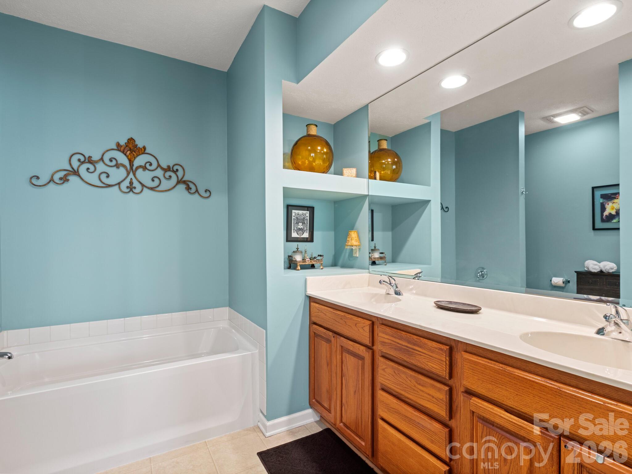 25 Old Pasture Way — Hendersonville