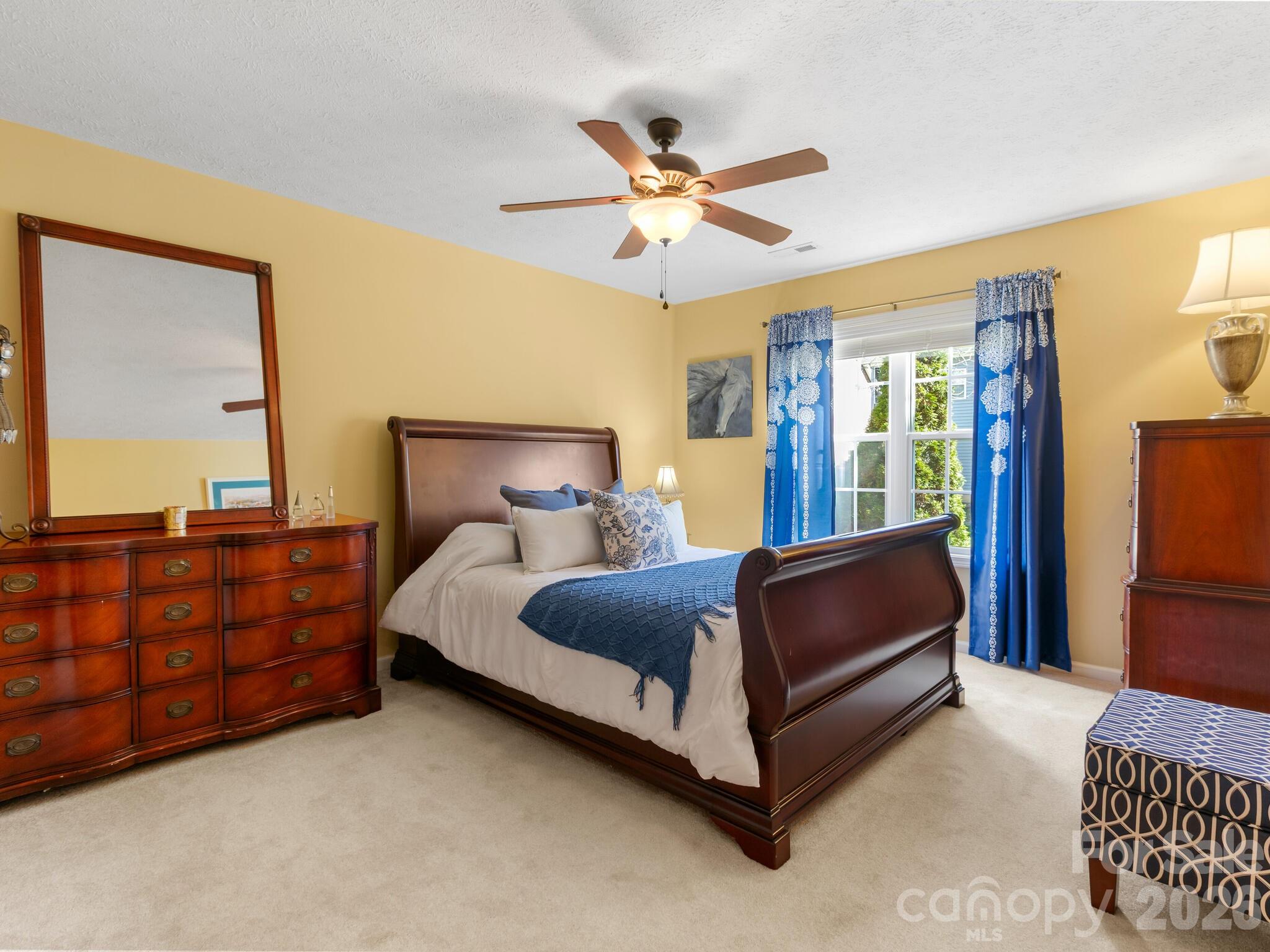25 Old Pasture Way — Hendersonville