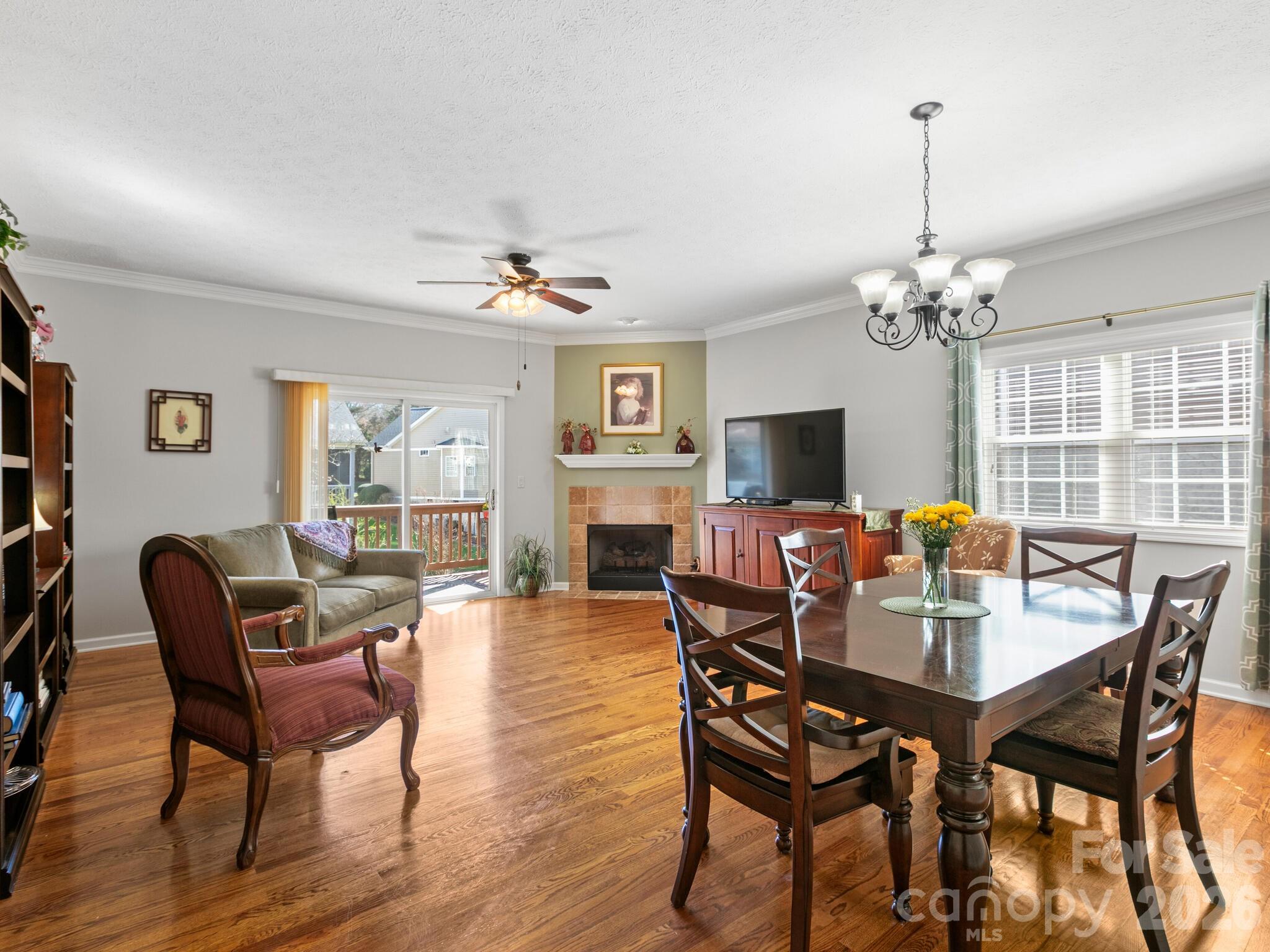 25 Old Pasture Way — Hendersonville