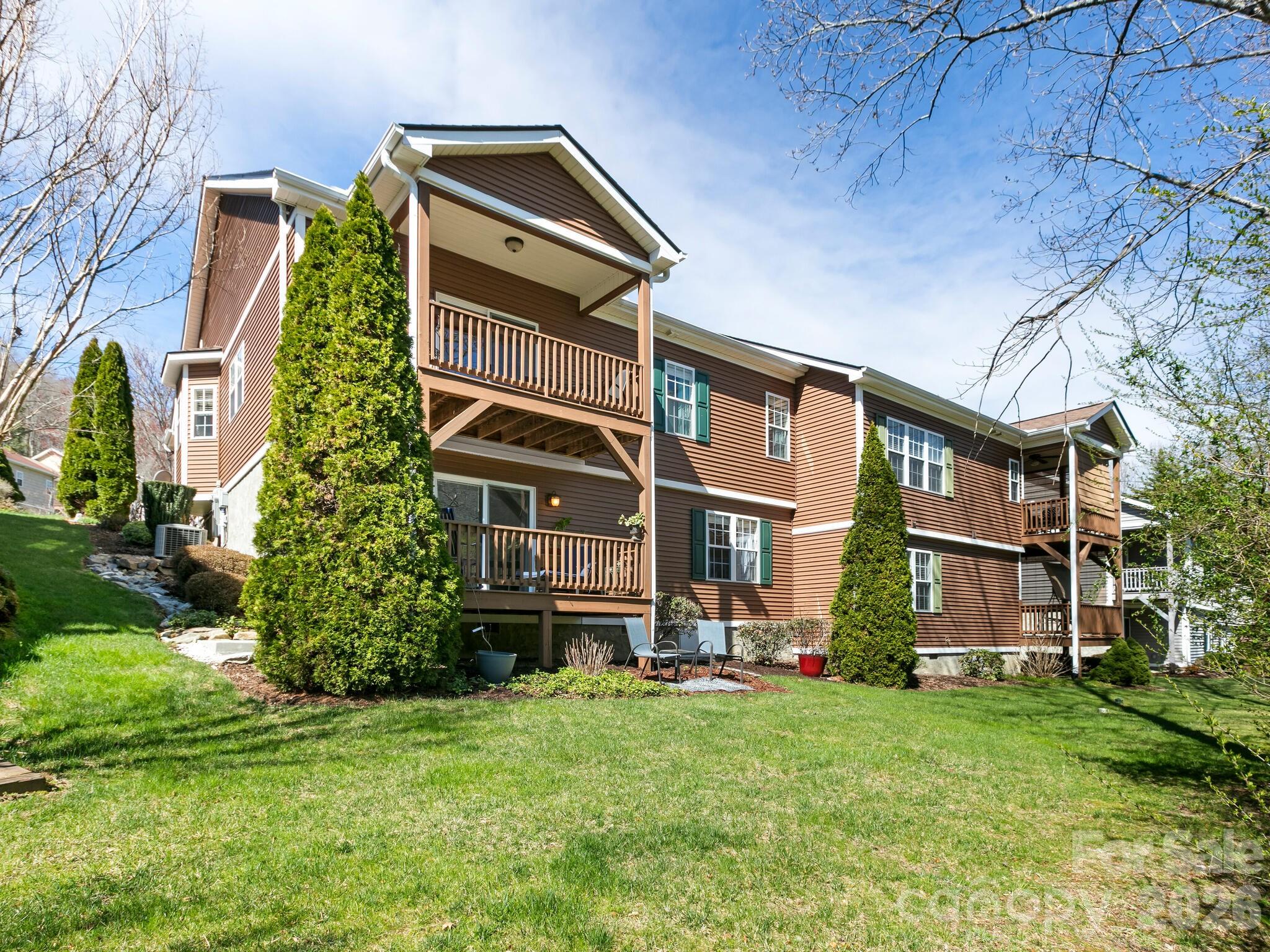 25 Old Pasture Way — Hendersonville