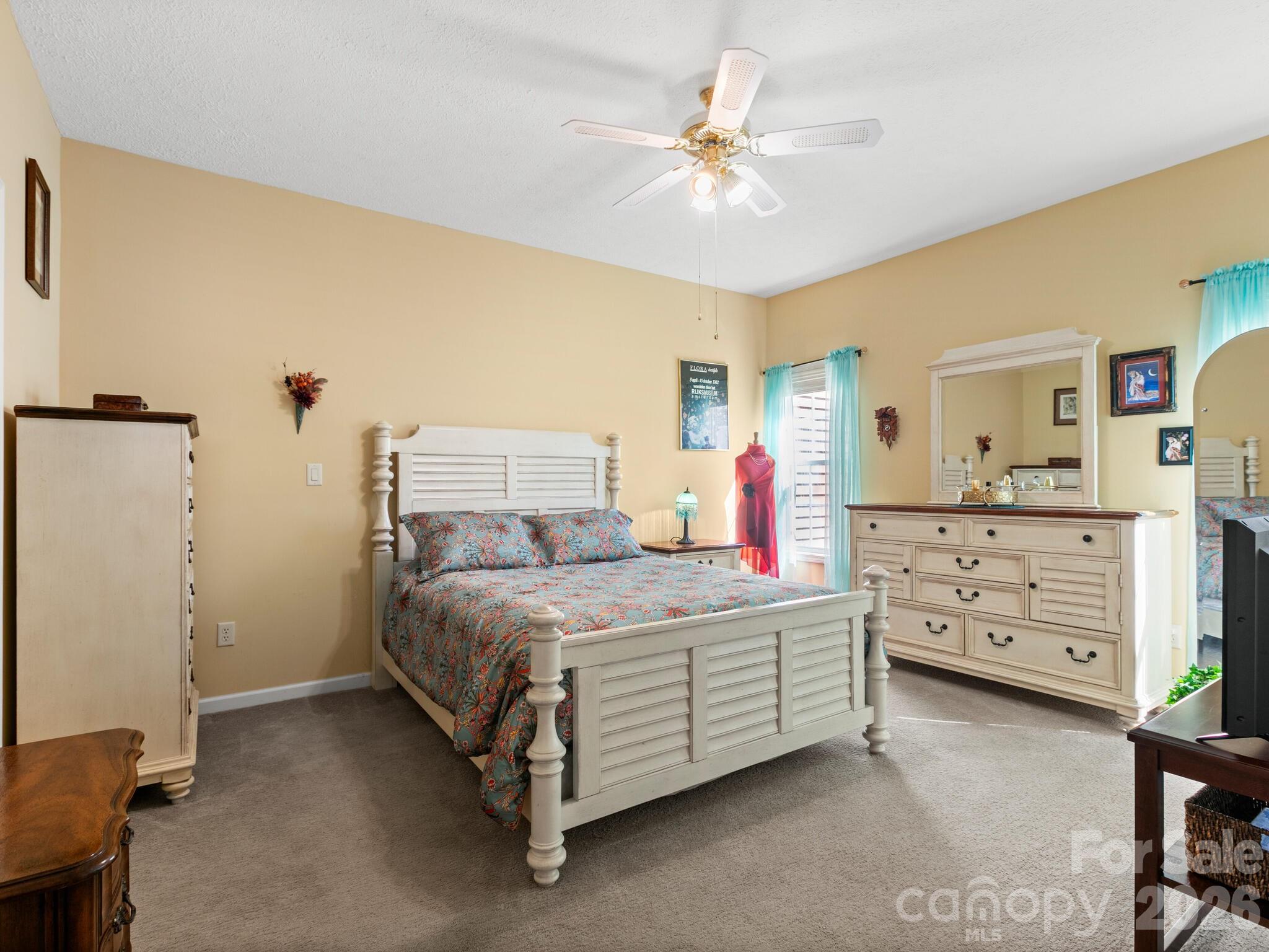 25 Old Pasture Way — Hendersonville