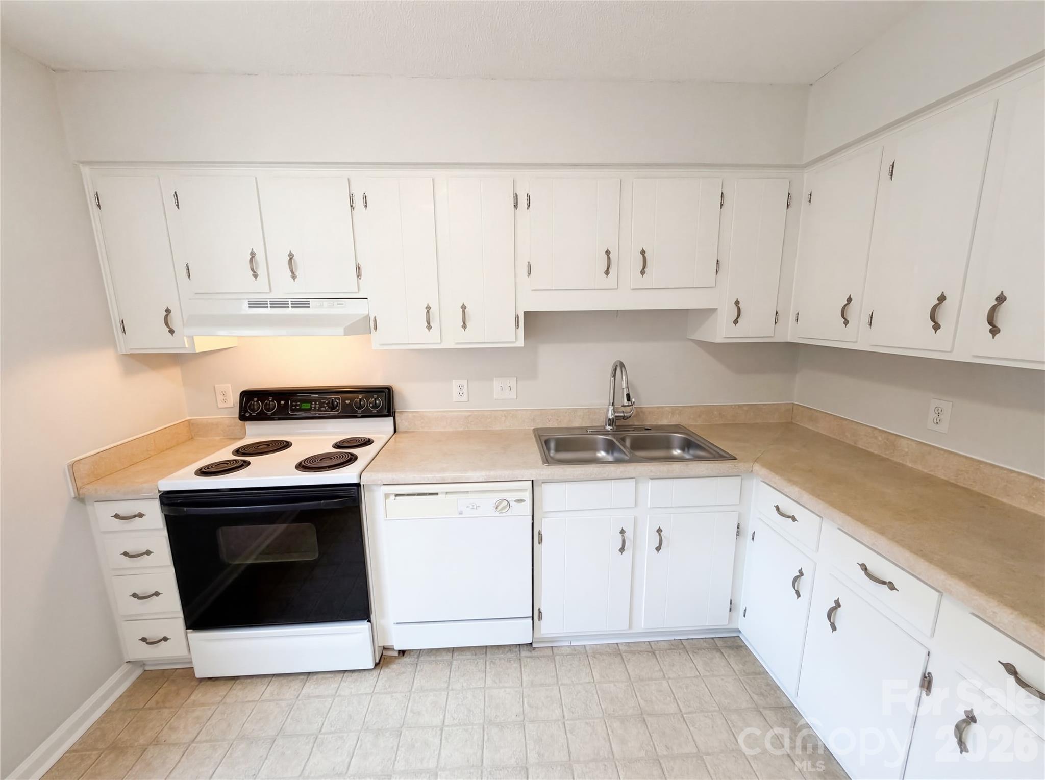 4726 Old Lantern Way — Charlotte