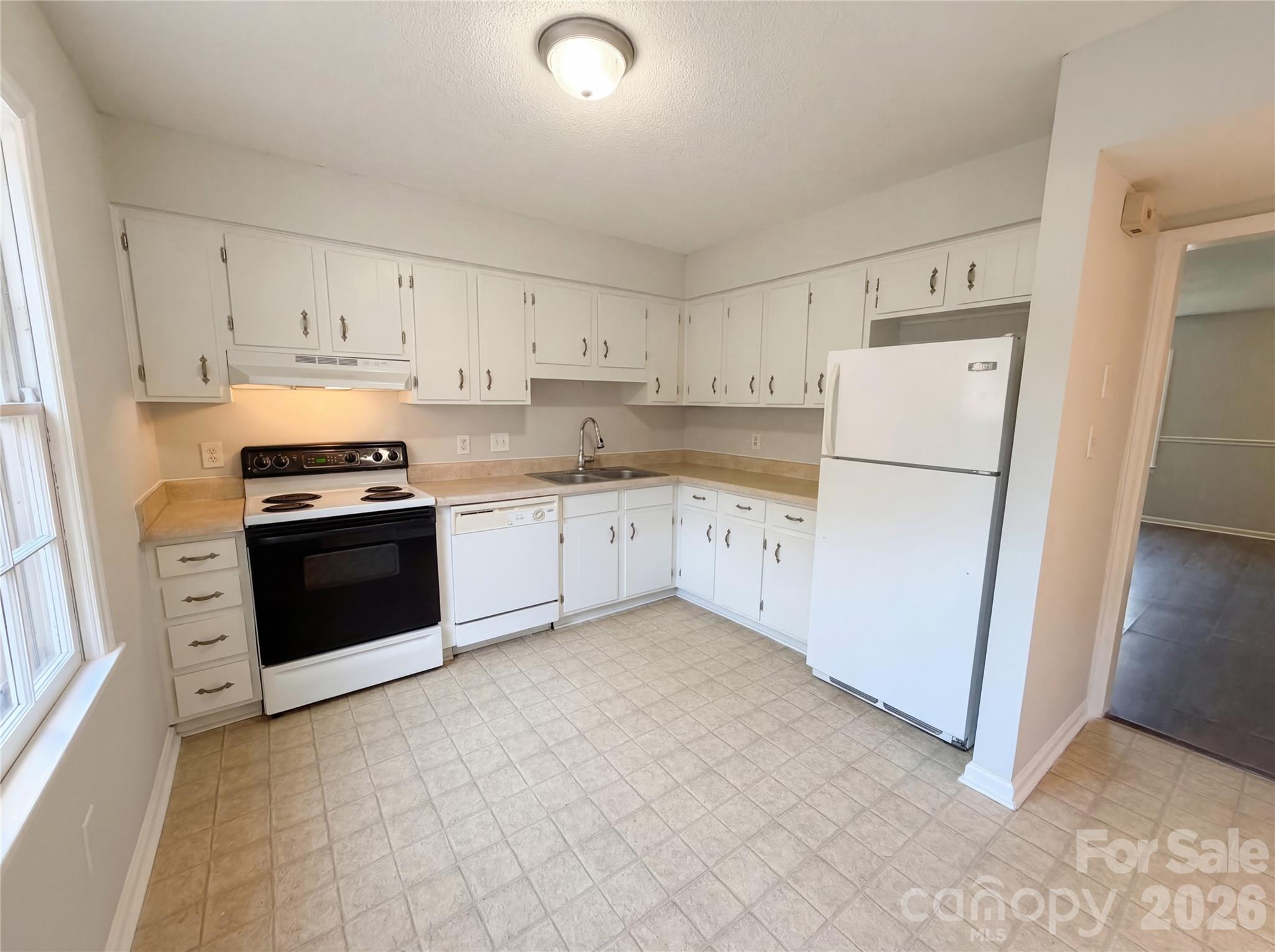 4726 Old Lantern Way — Charlotte