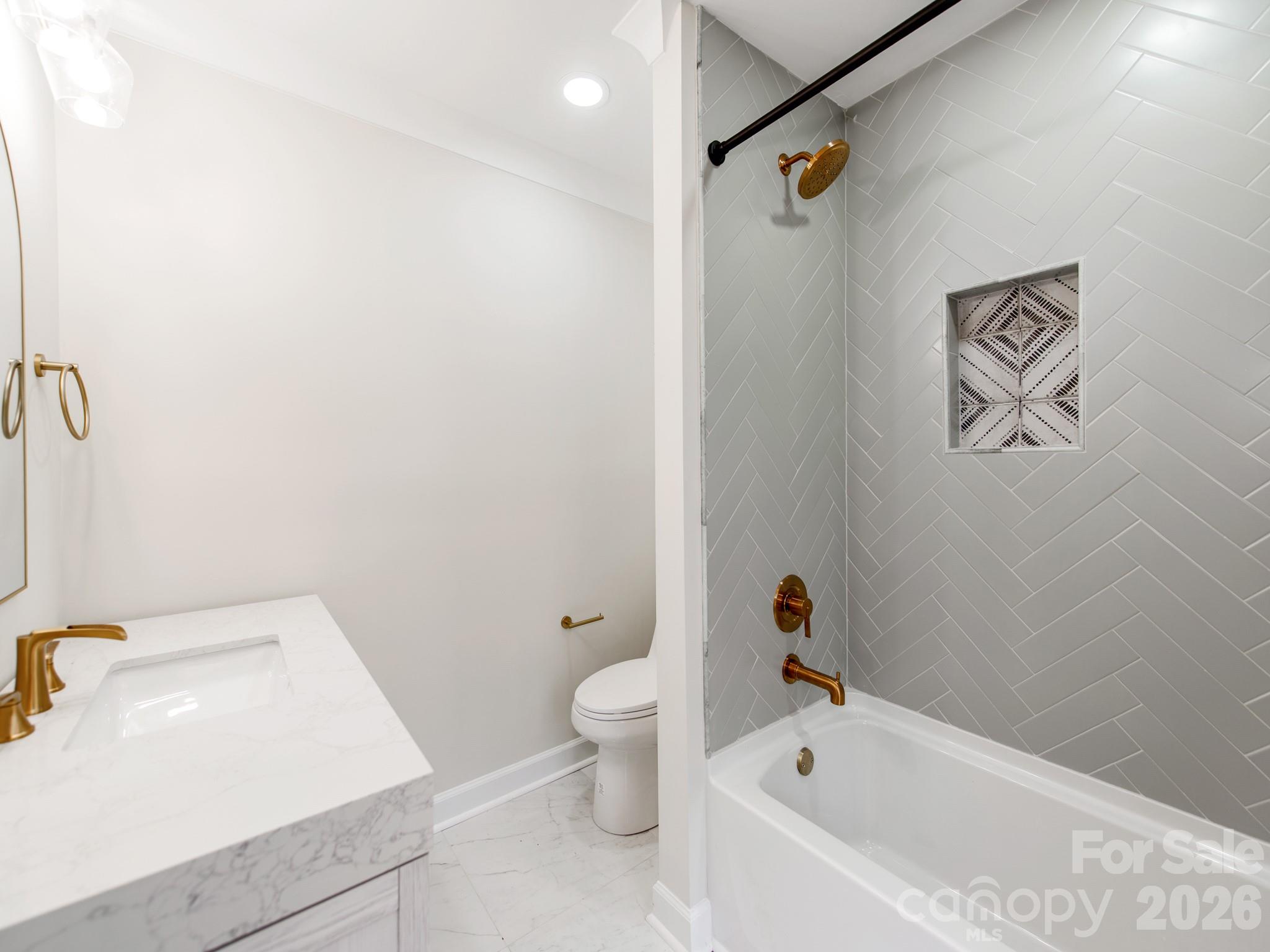 1632 Burtonwood Circle — Charlotte