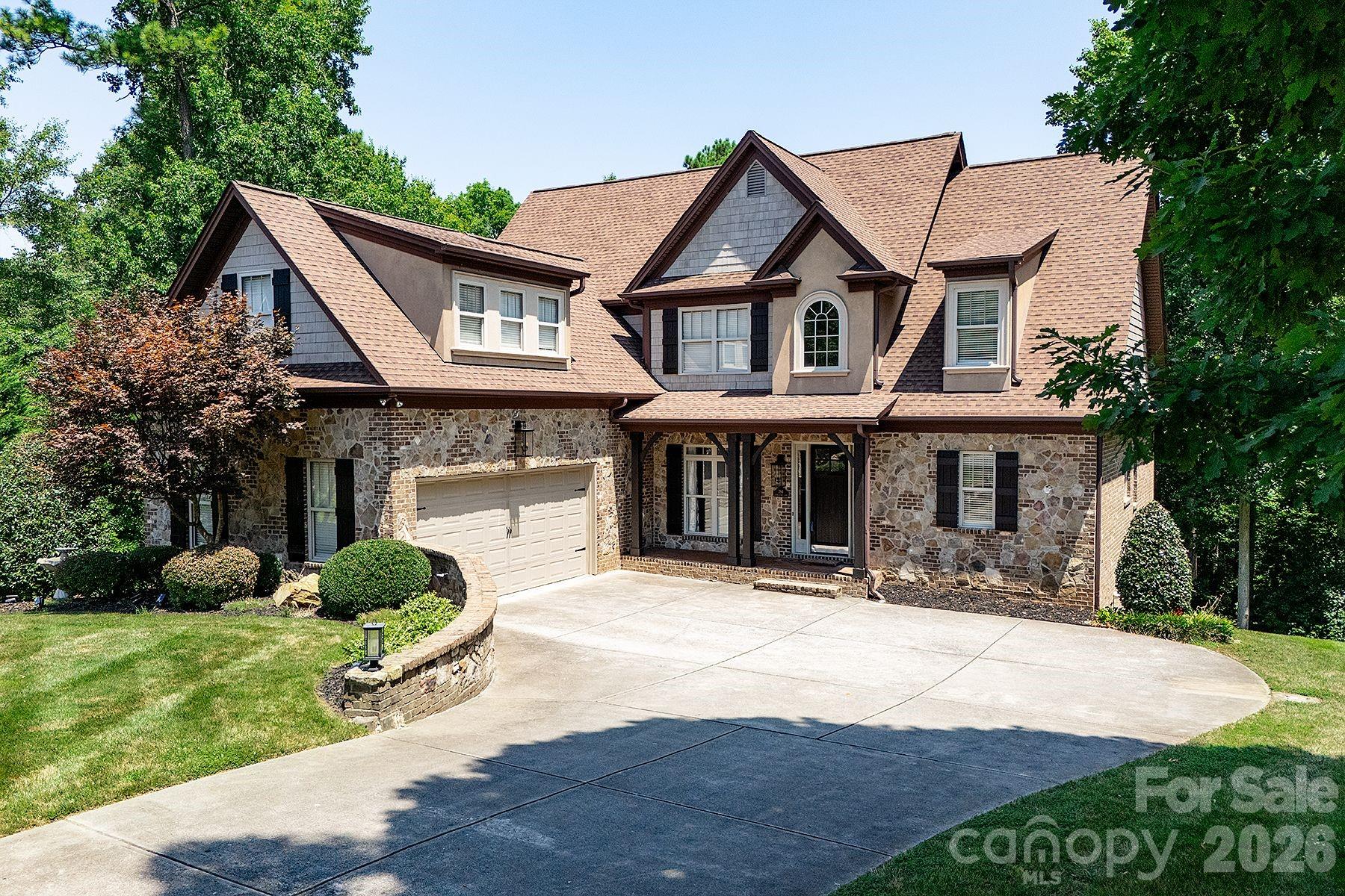 394 Stone Cliff Lane — Lake Wylie