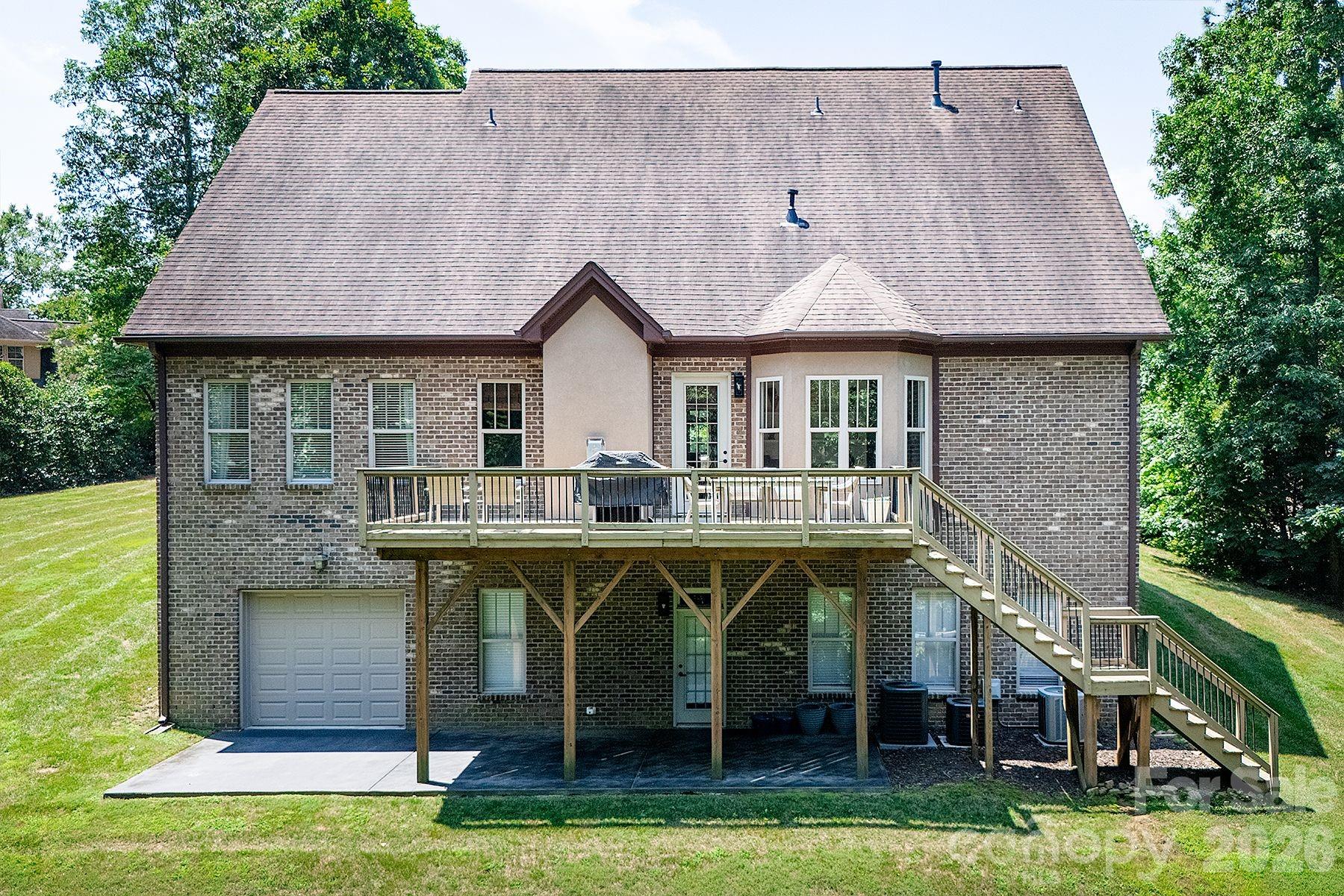 394 Stone Cliff Lane — Lake Wylie