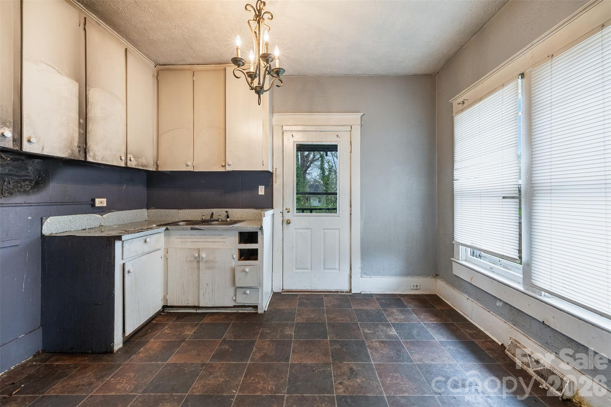 1134 Wilson W Lee Boulevard — Statesville