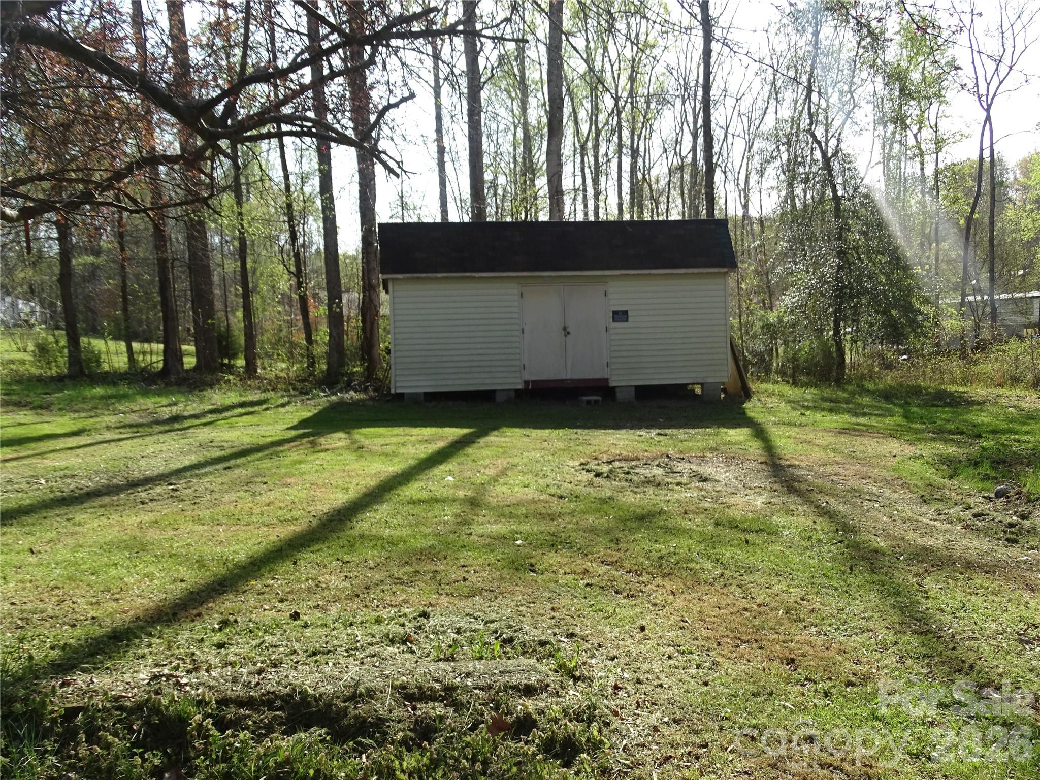 453 Riverview Lane — Lexington