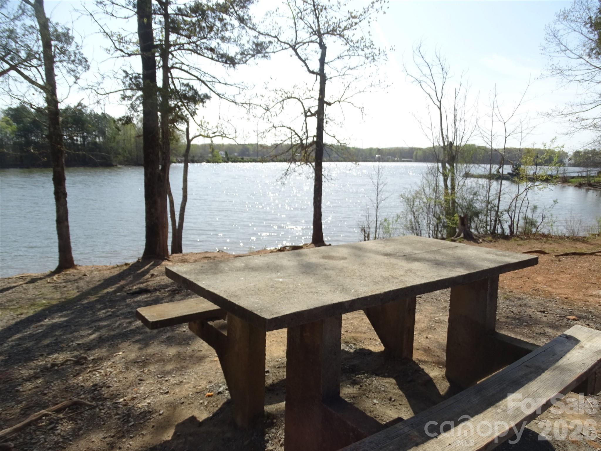453 Riverview Lane — Lexington