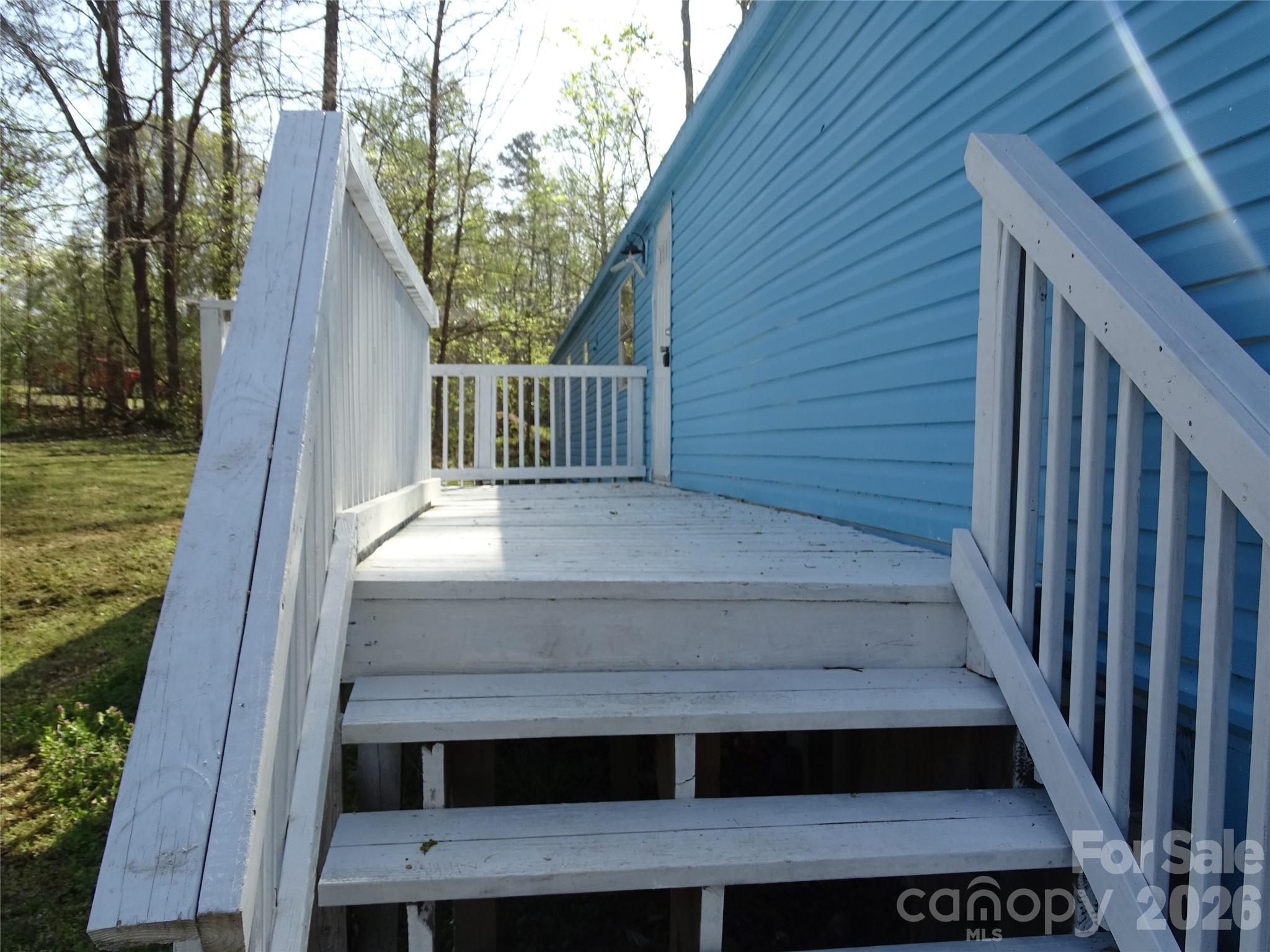 453 Riverview Lane — Lexington