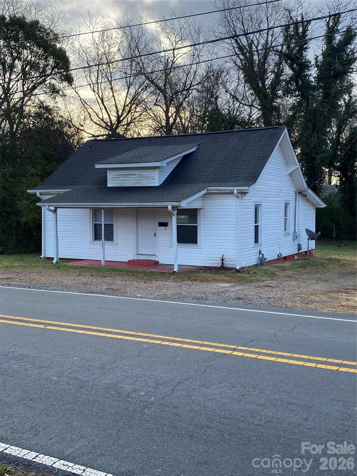 303 Rogers Lake Road — Kannapolis