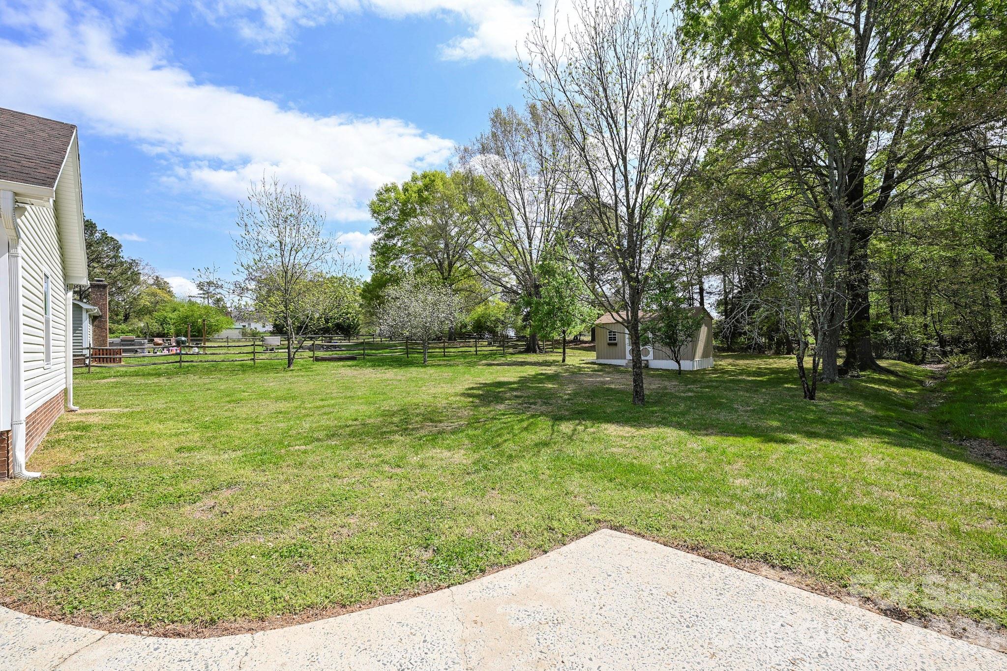 105 Woodland Lane — Monroe
