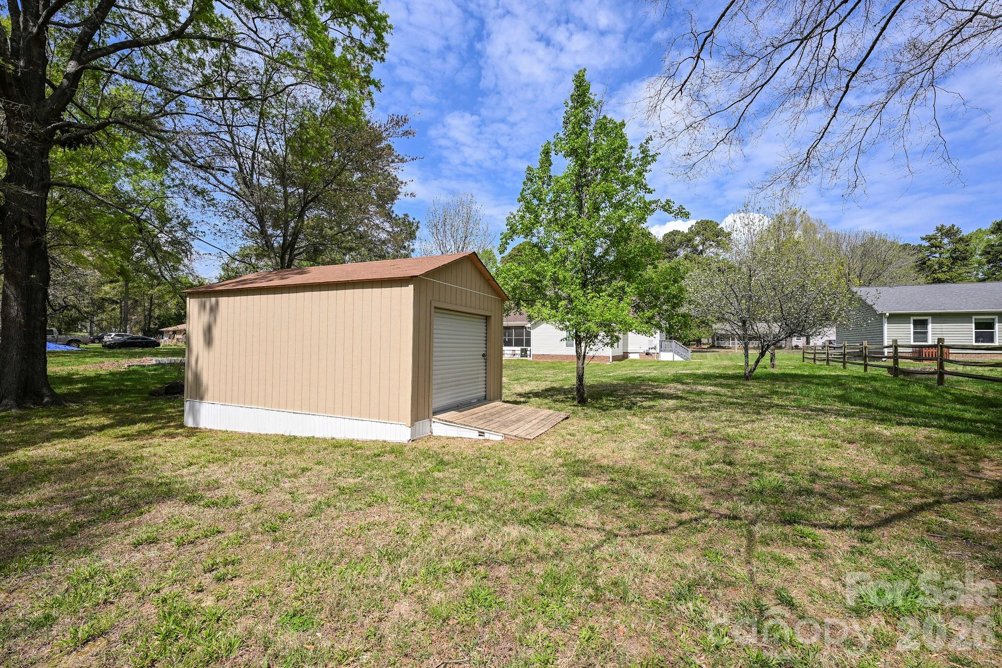 105 Woodland Lane — Monroe