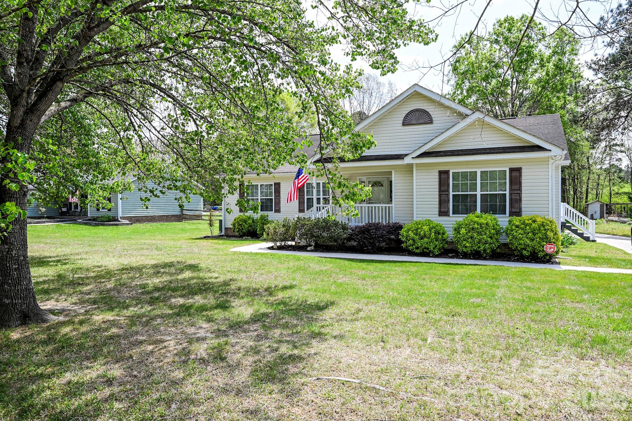 105 Woodland Lane — Monroe