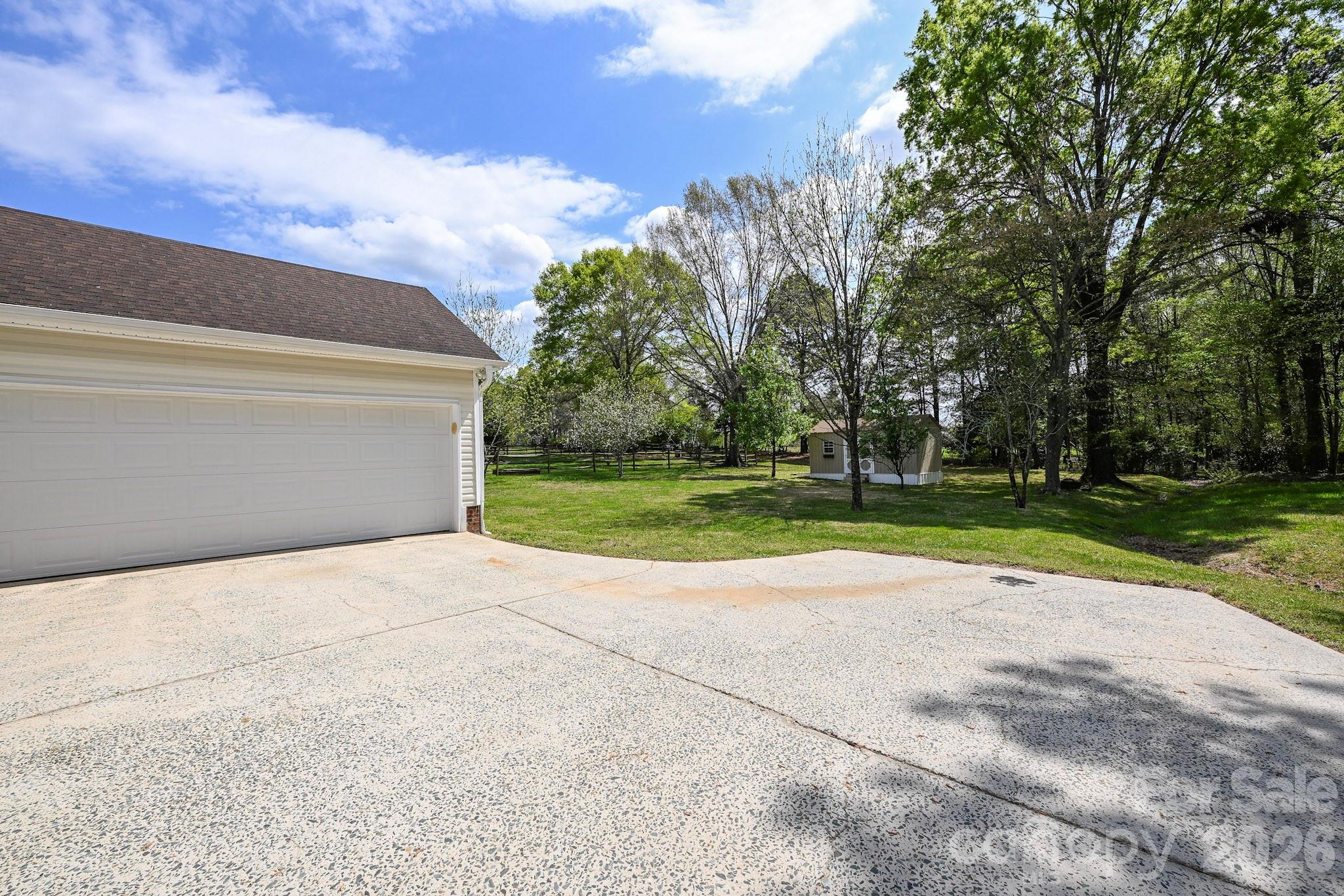 105 Woodland Lane — Monroe