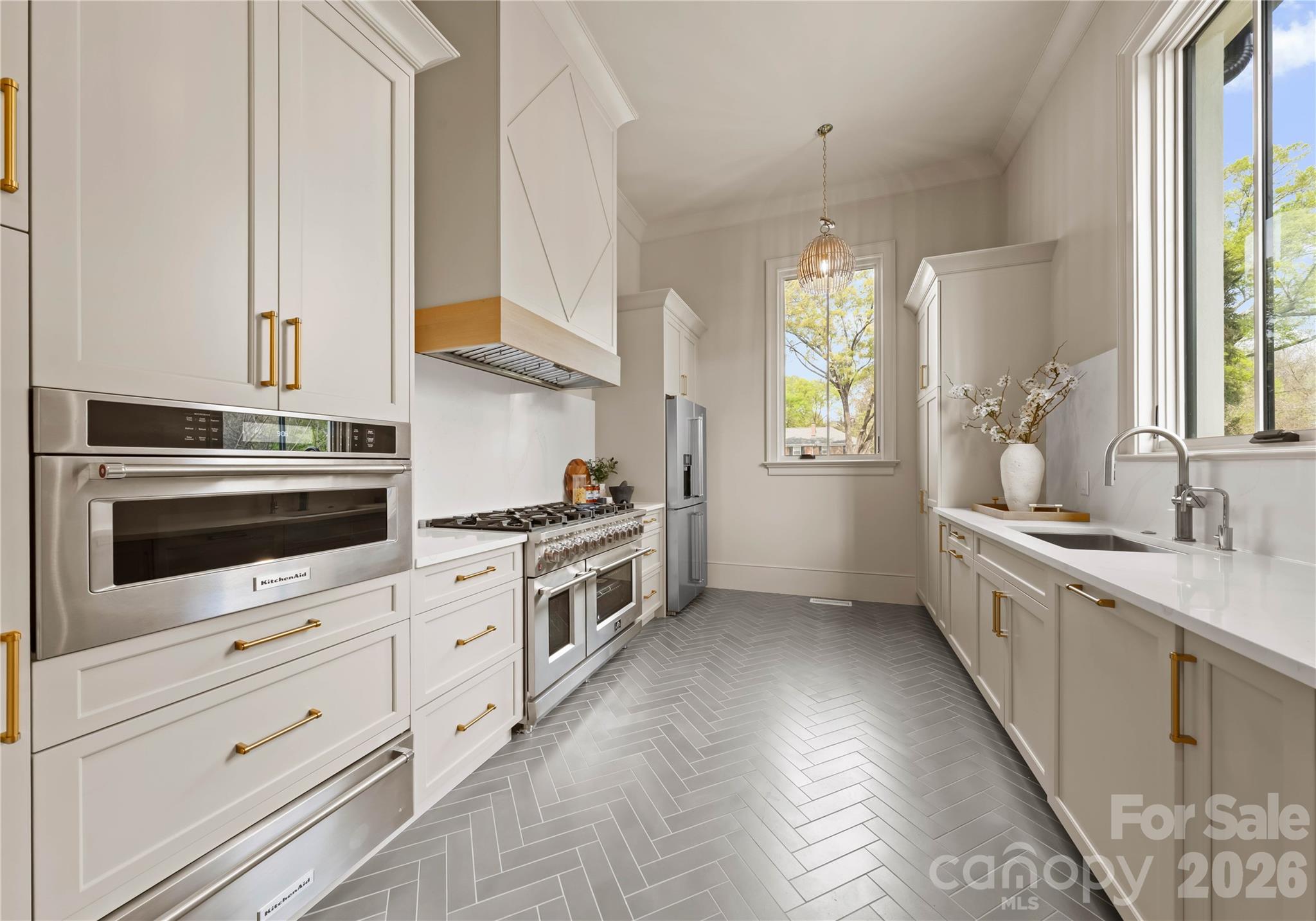 2208 Overhill Road — Charlotte
