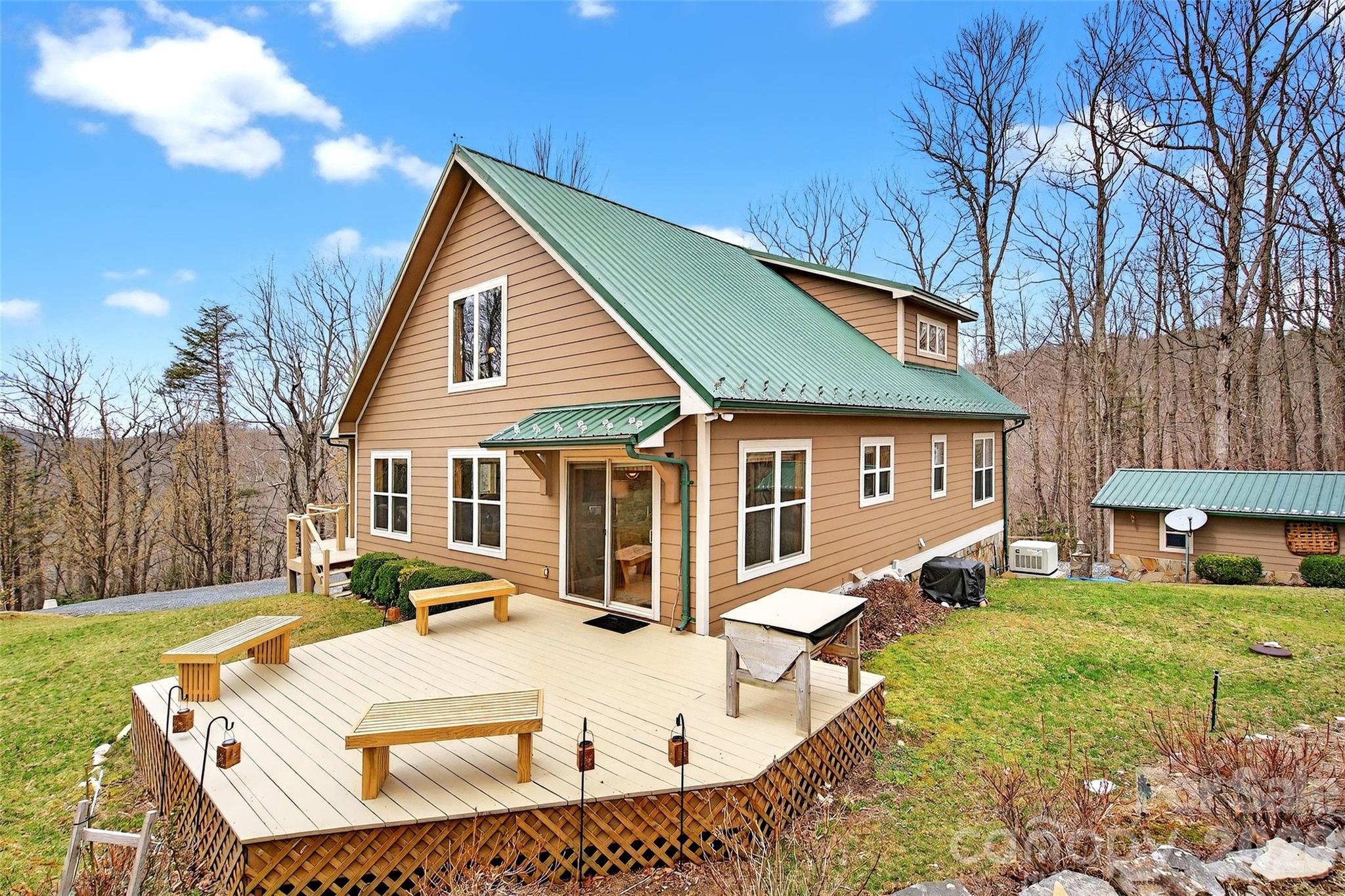 600 Sassafras Drive — Spruce Pine