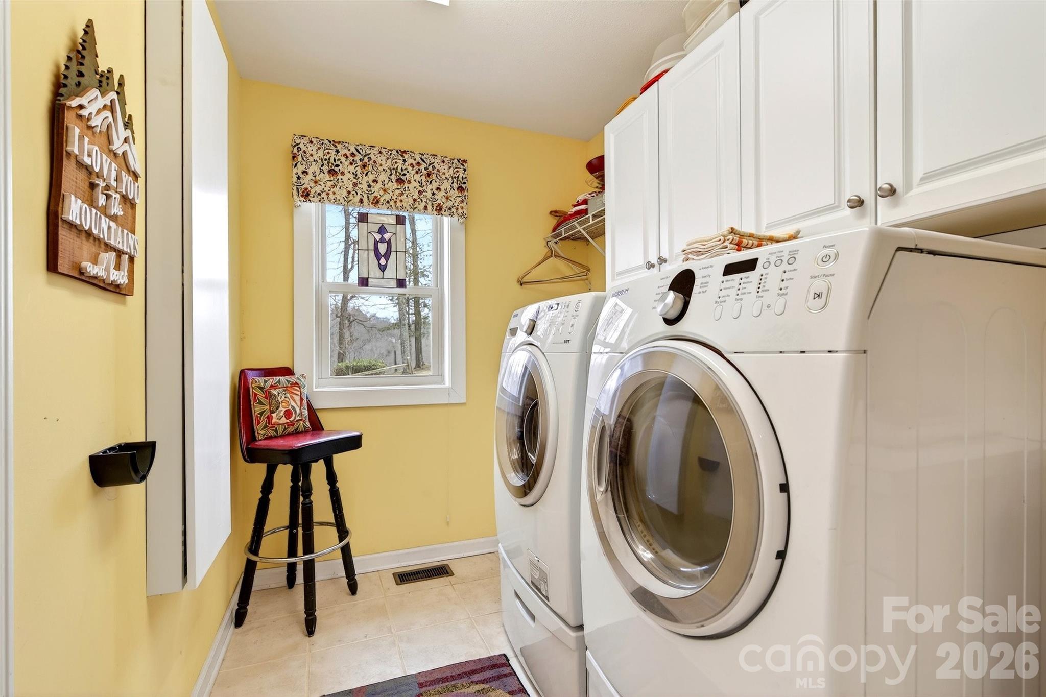 600 Sassafras Drive — Spruce Pine