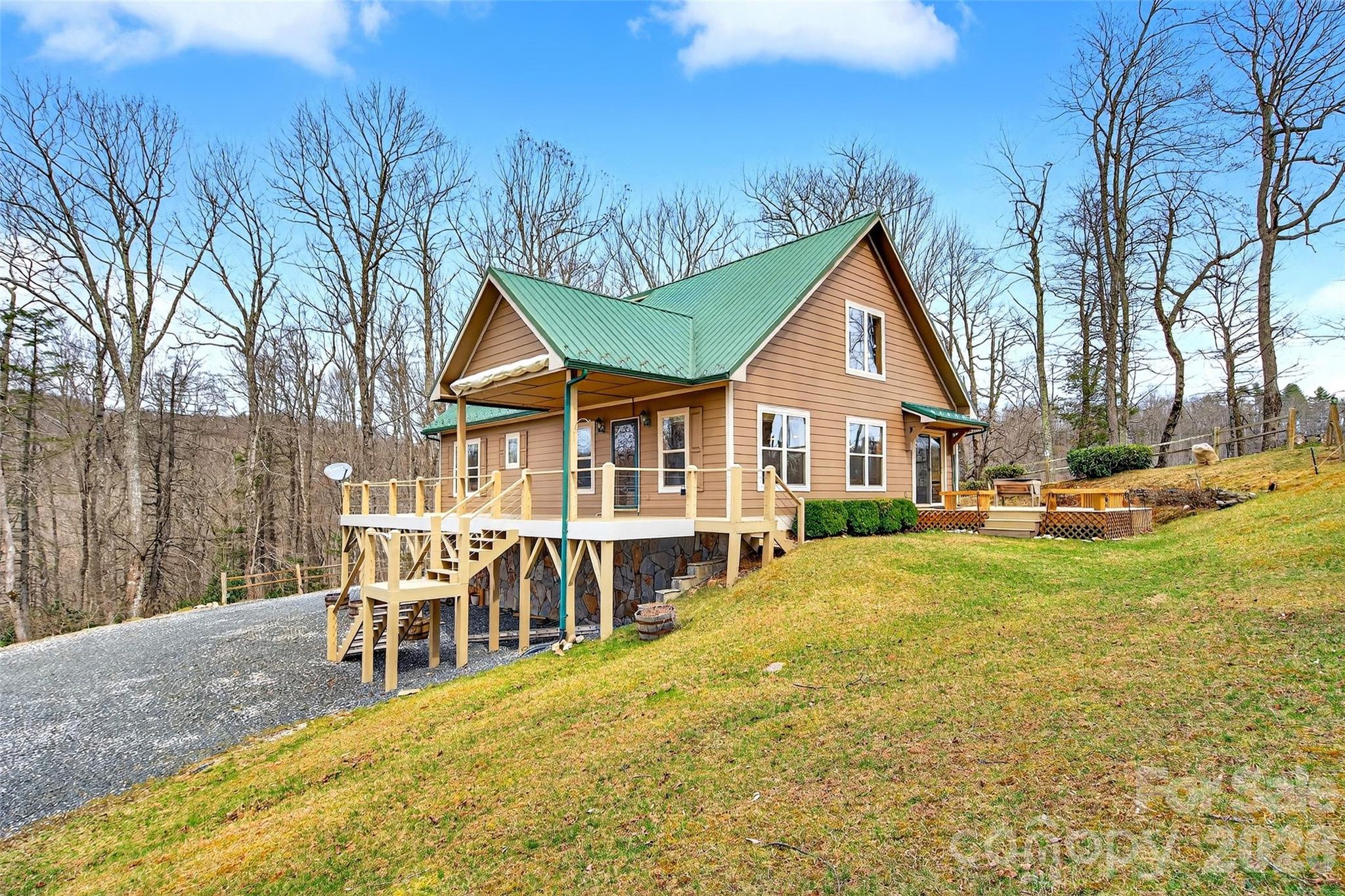 600 Sassafras Drive — Spruce Pine