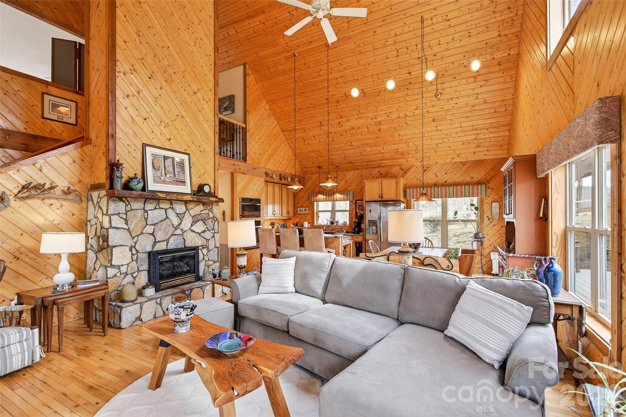 600 Sassafras Drive — Spruce Pine