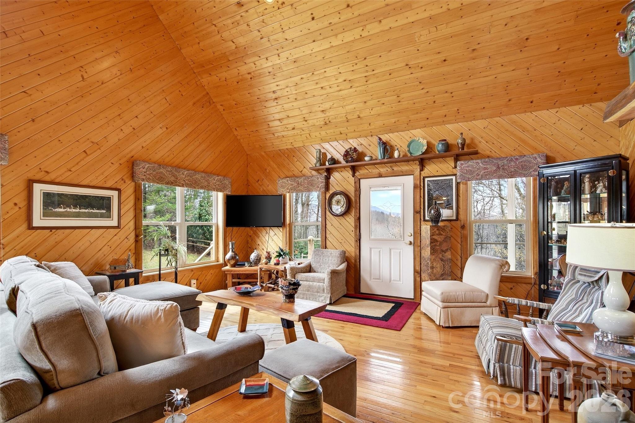 600 Sassafras Drive — Spruce Pine