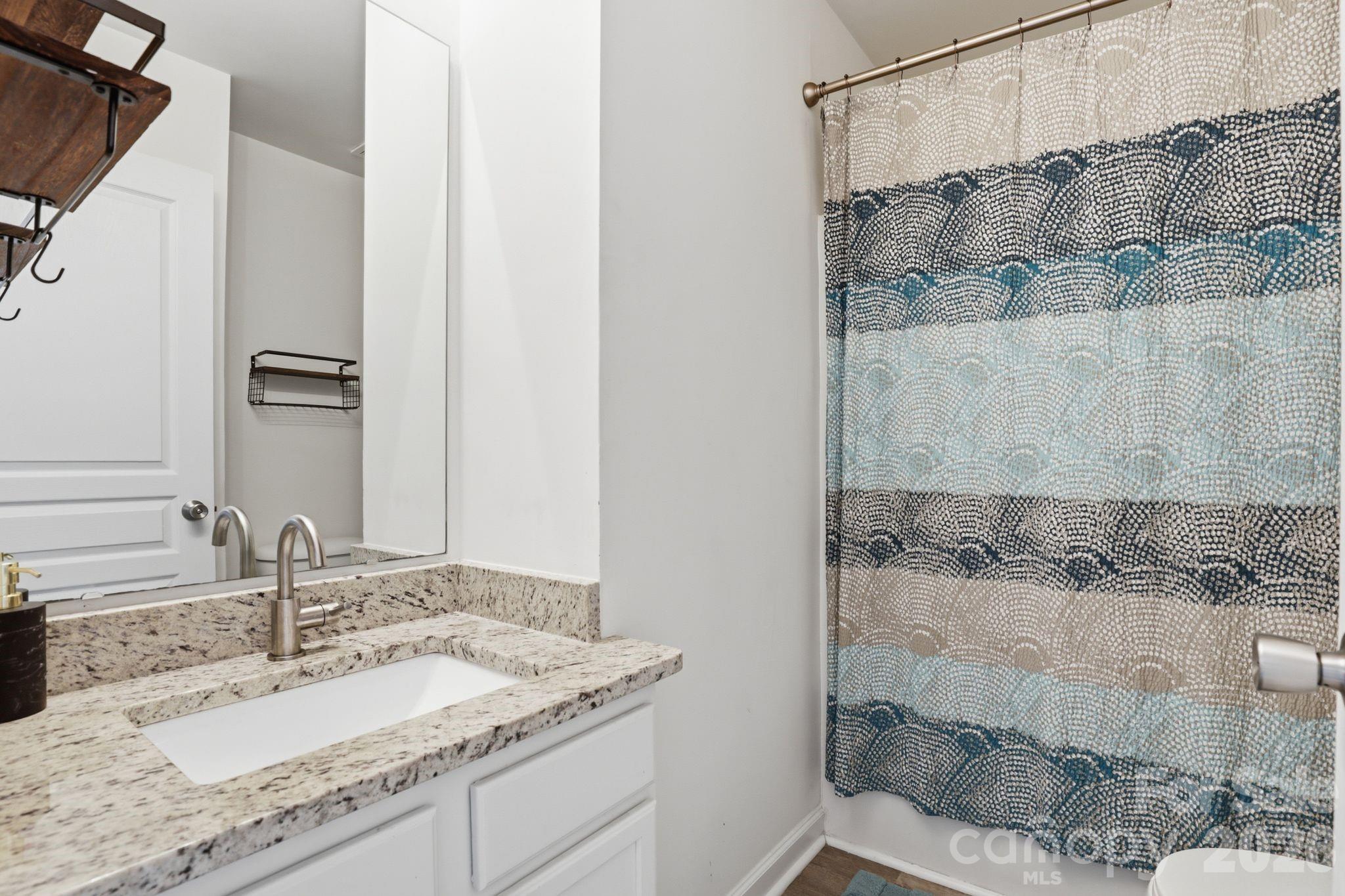 2814 Avalon Loop Road — Charlotte