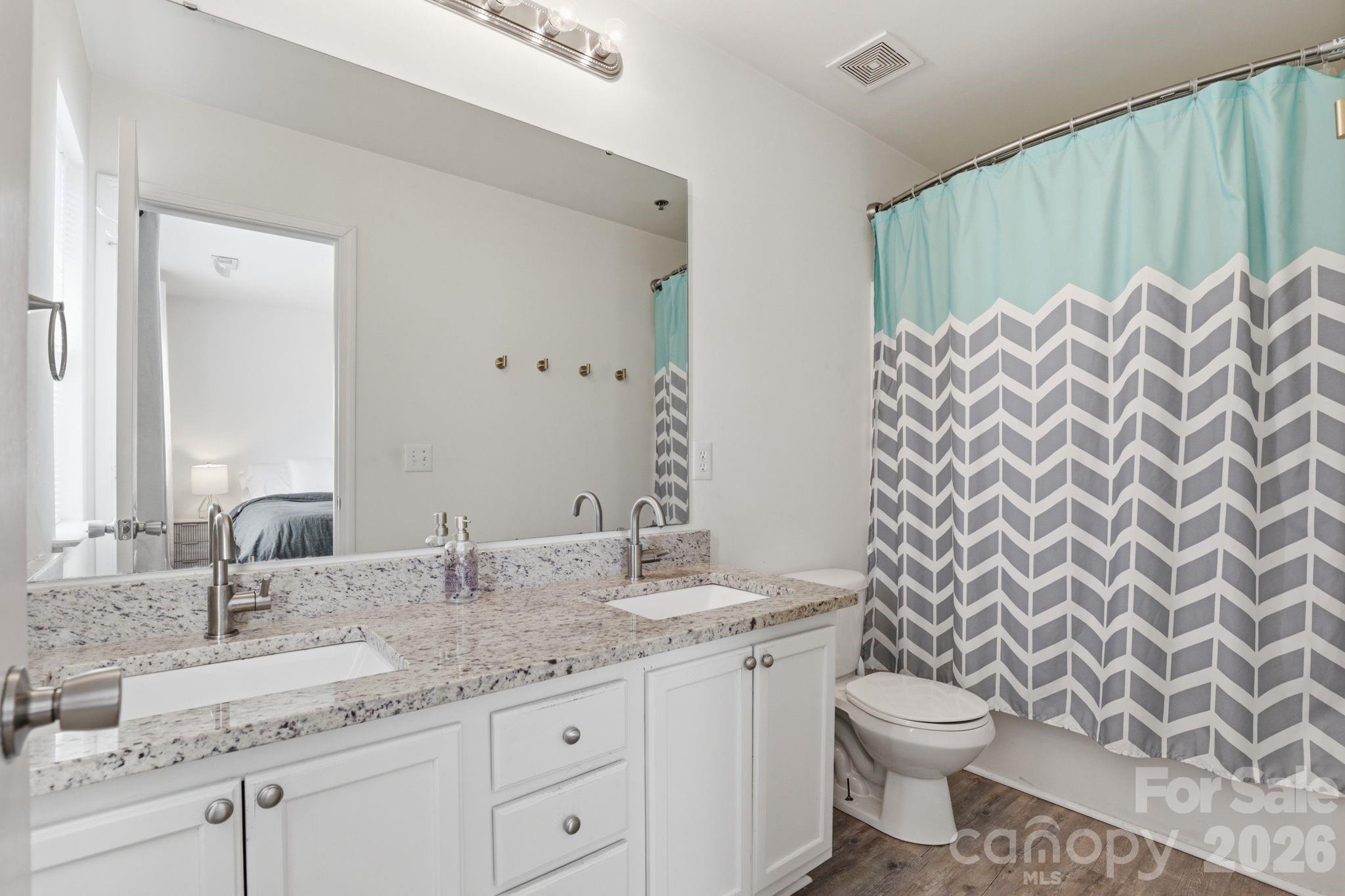 2814 Avalon Loop Road — Charlotte