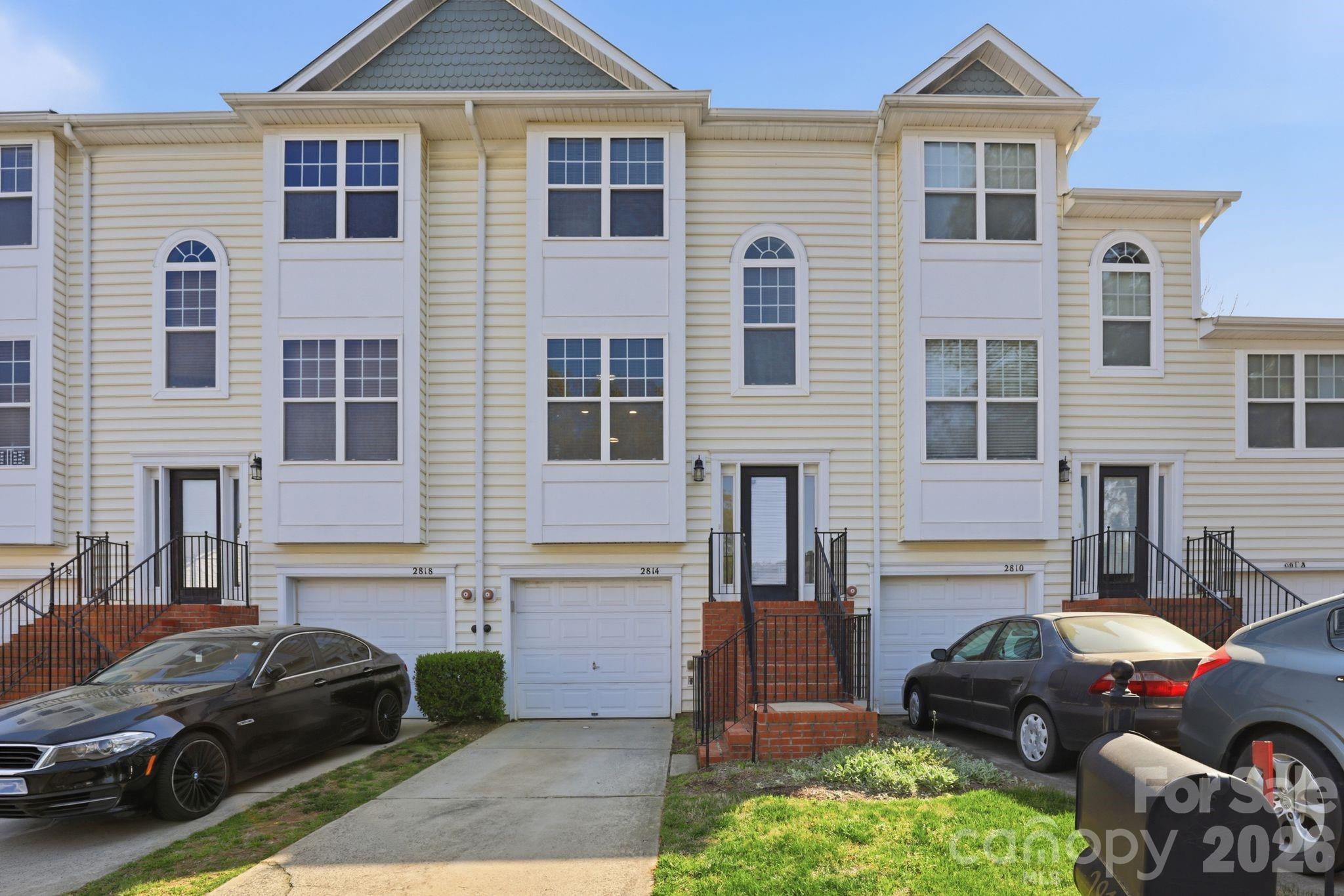 2814 Avalon Loop Road — Charlotte