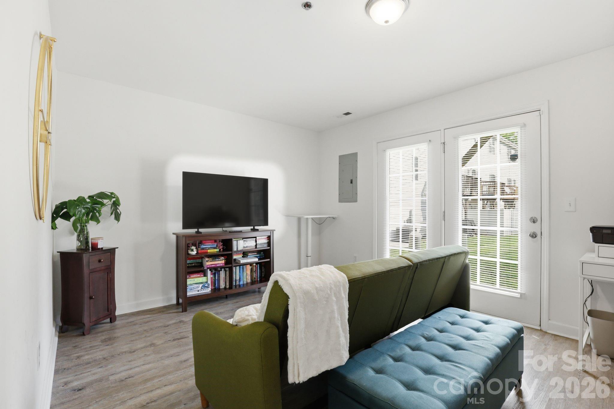 2814 Avalon Loop Road — Charlotte