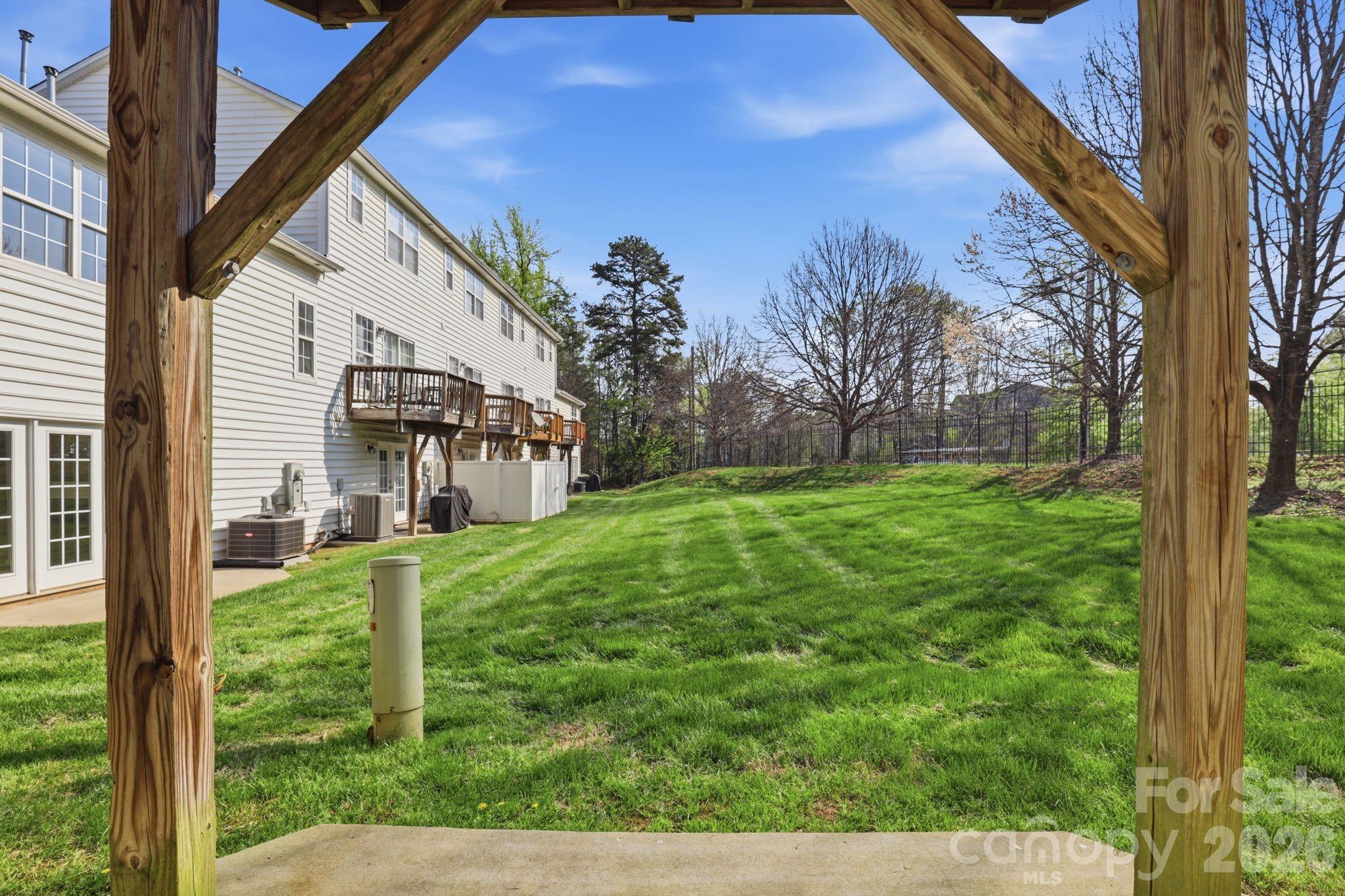 2814 Avalon Loop Road — Charlotte