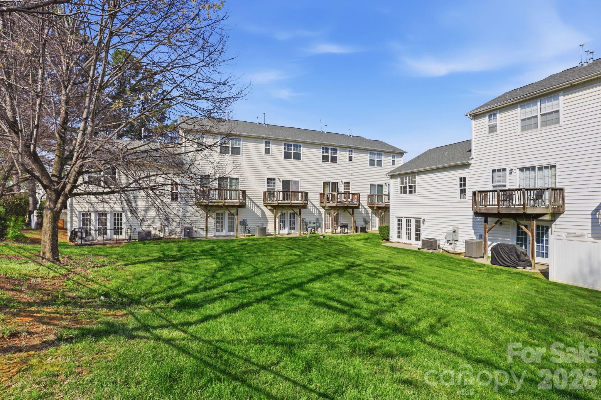 2814 Avalon Loop Road — Charlotte