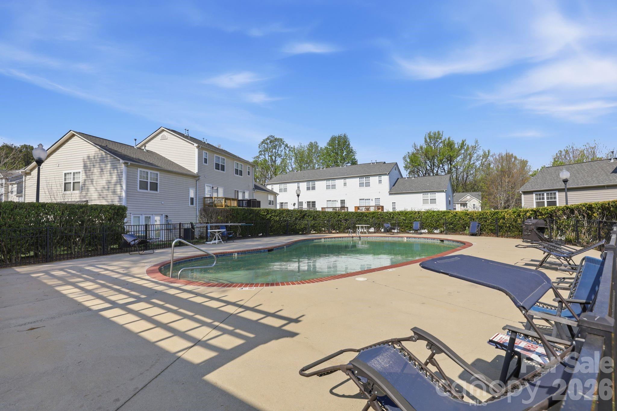2814 Avalon Loop Road — Charlotte