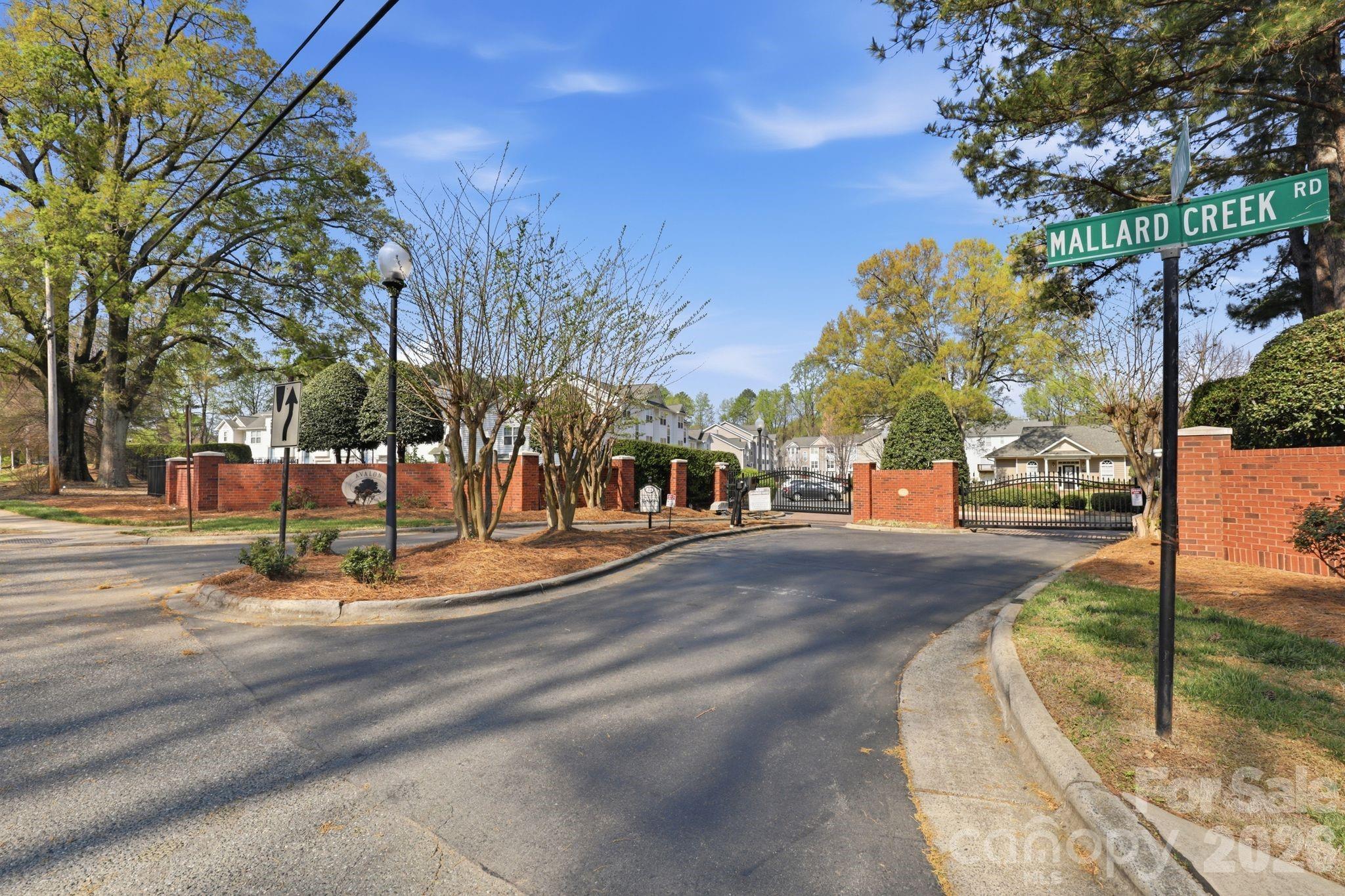 2814 Avalon Loop Road — Charlotte