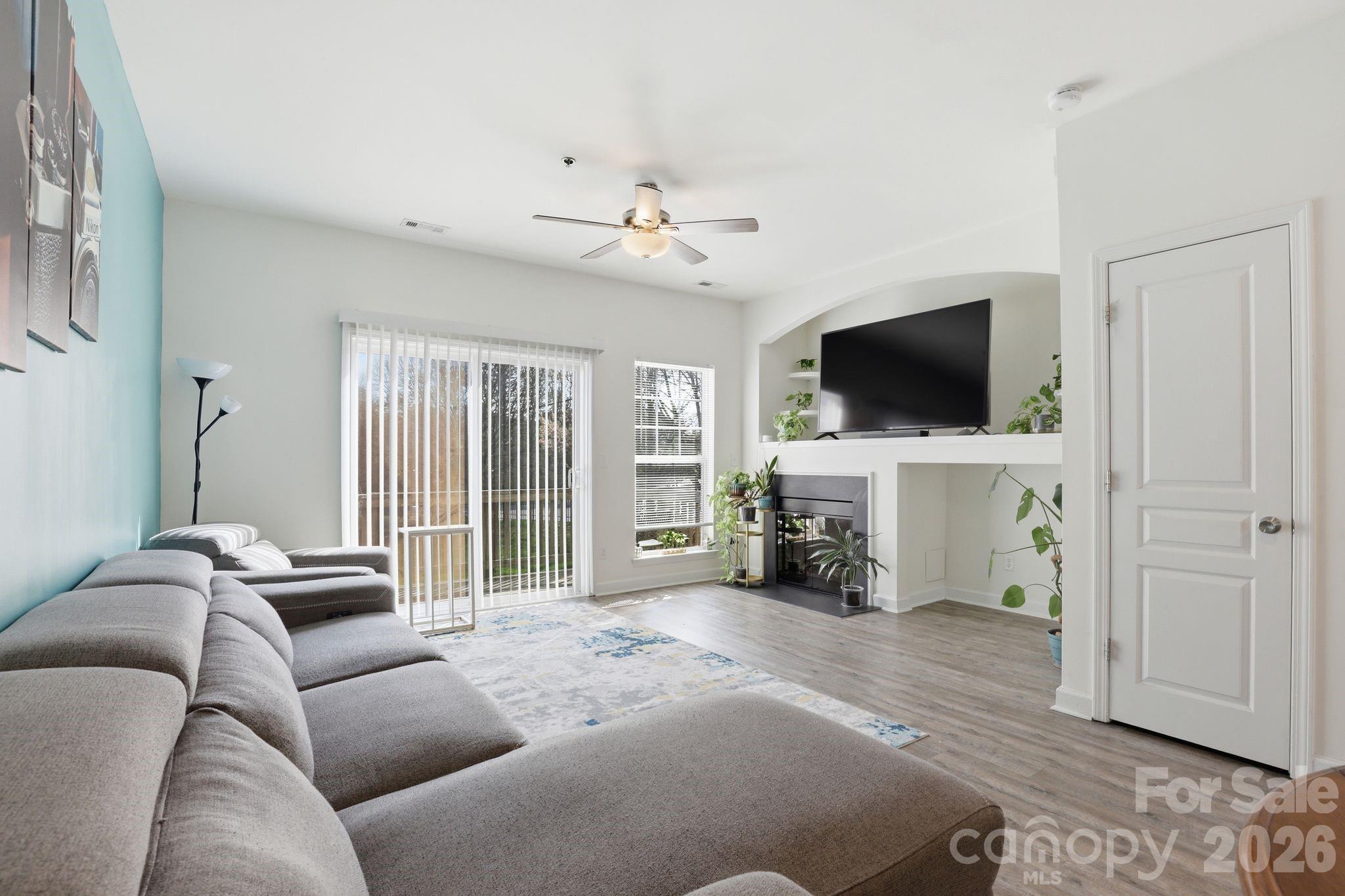 2814 Avalon Loop Road — Charlotte