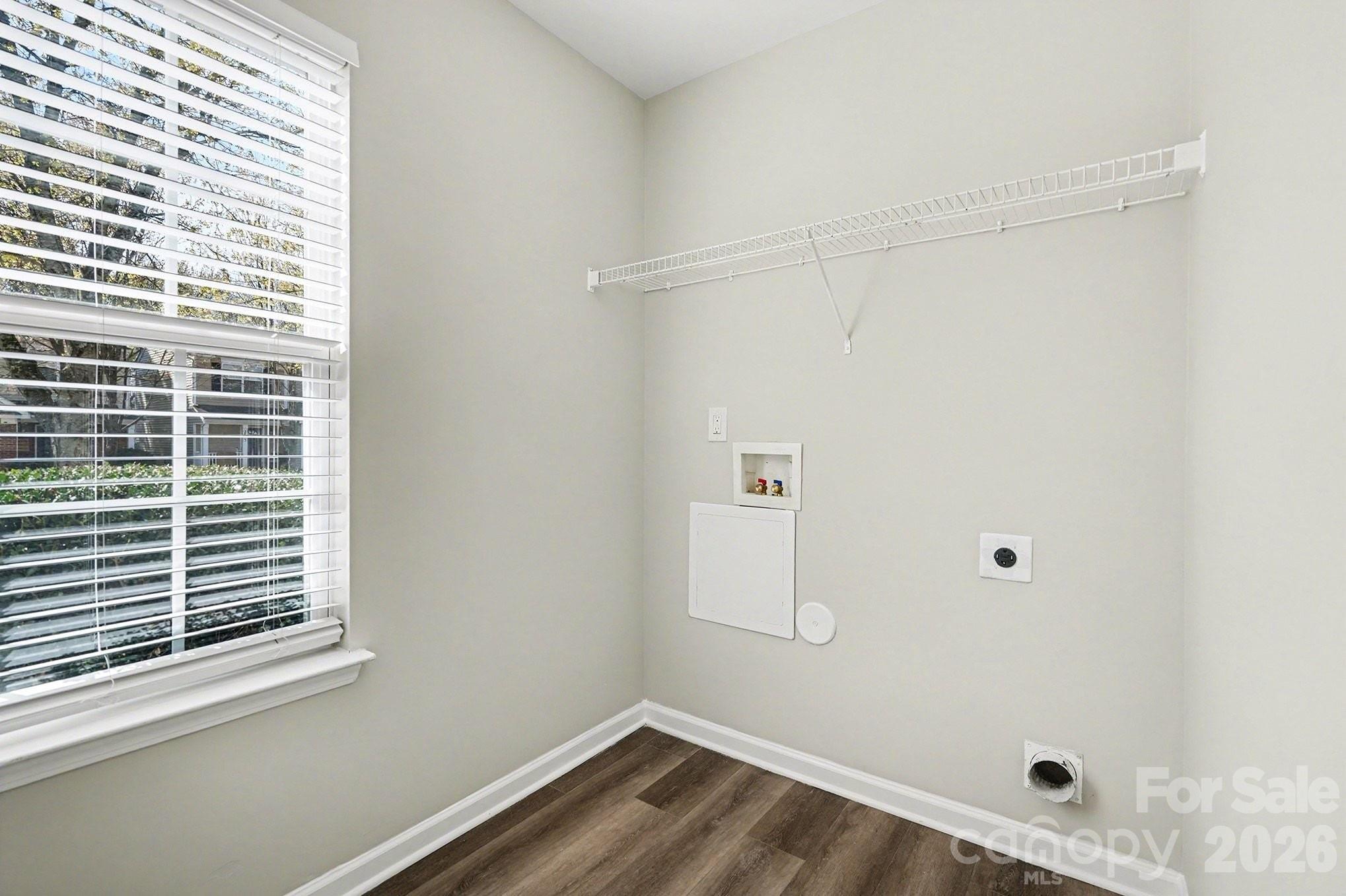 2418 S Cairns Mill Court — Charlotte