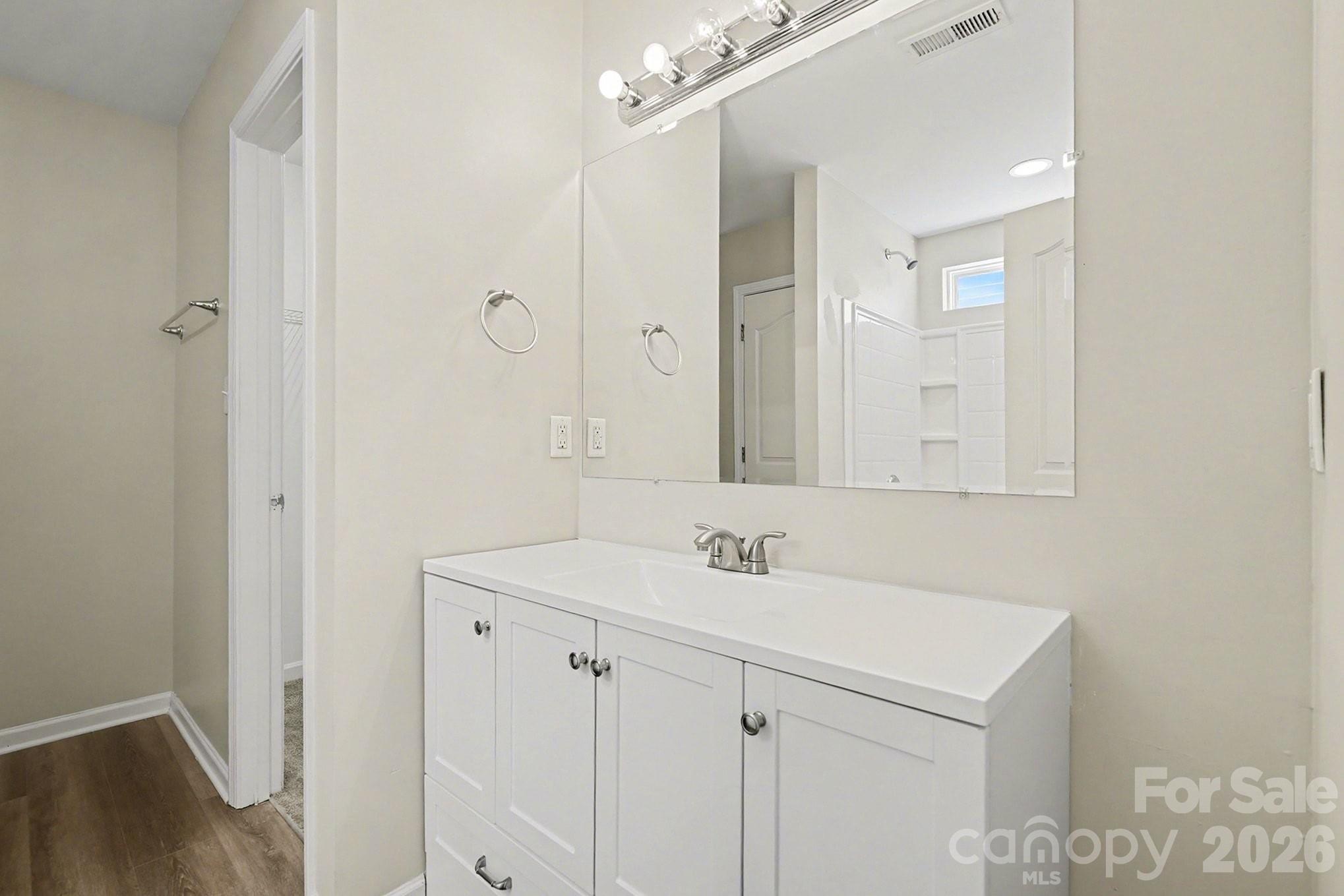 2418 S Cairns Mill Court — Charlotte