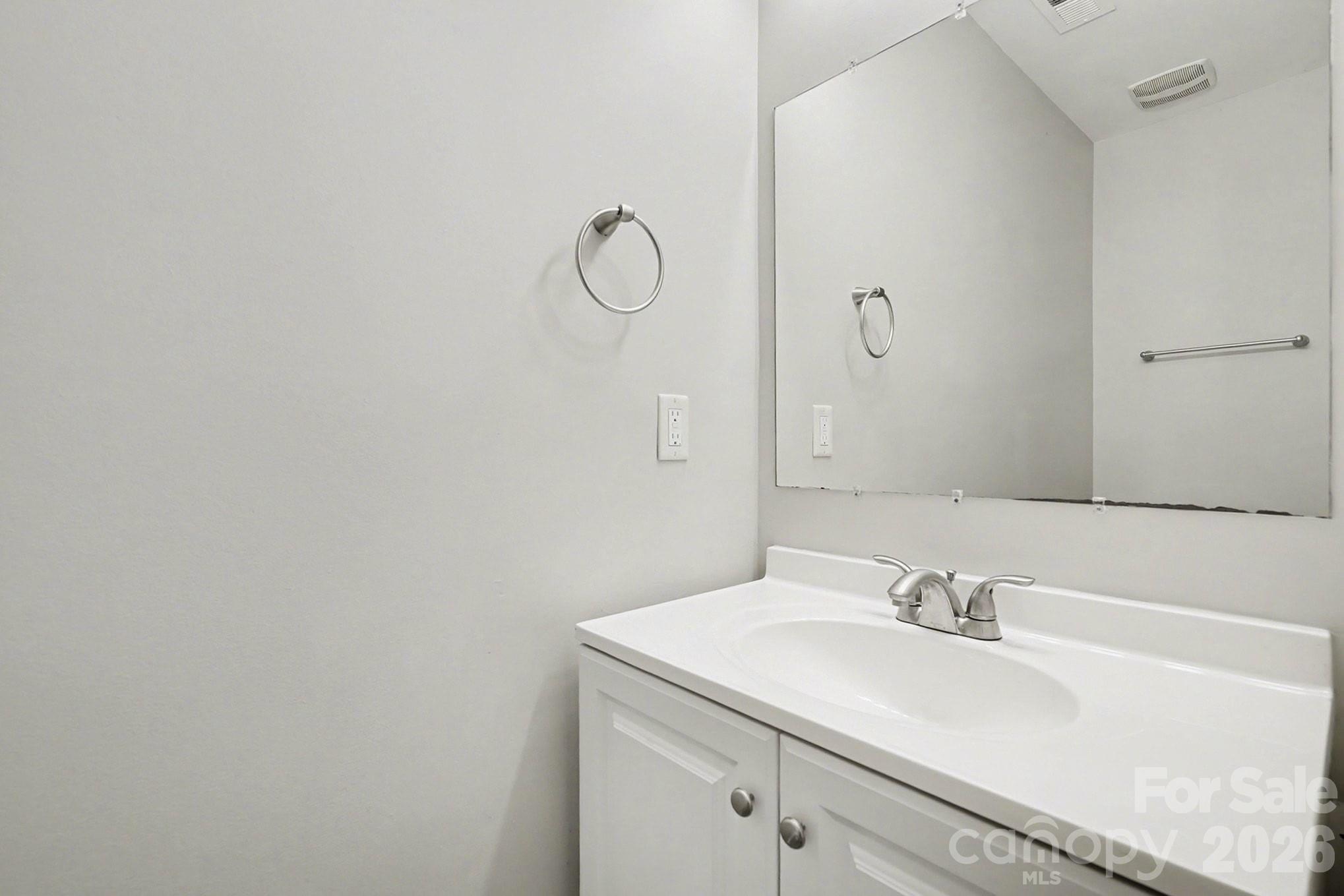 2418 S Cairns Mill Court — Charlotte