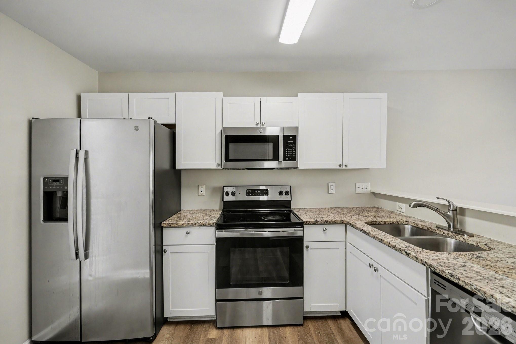 2418 S Cairns Mill Court — Charlotte