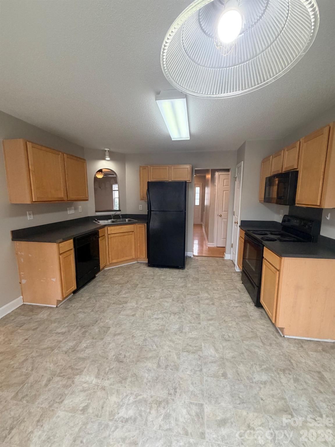 634 Longacre Drive — Charlotte