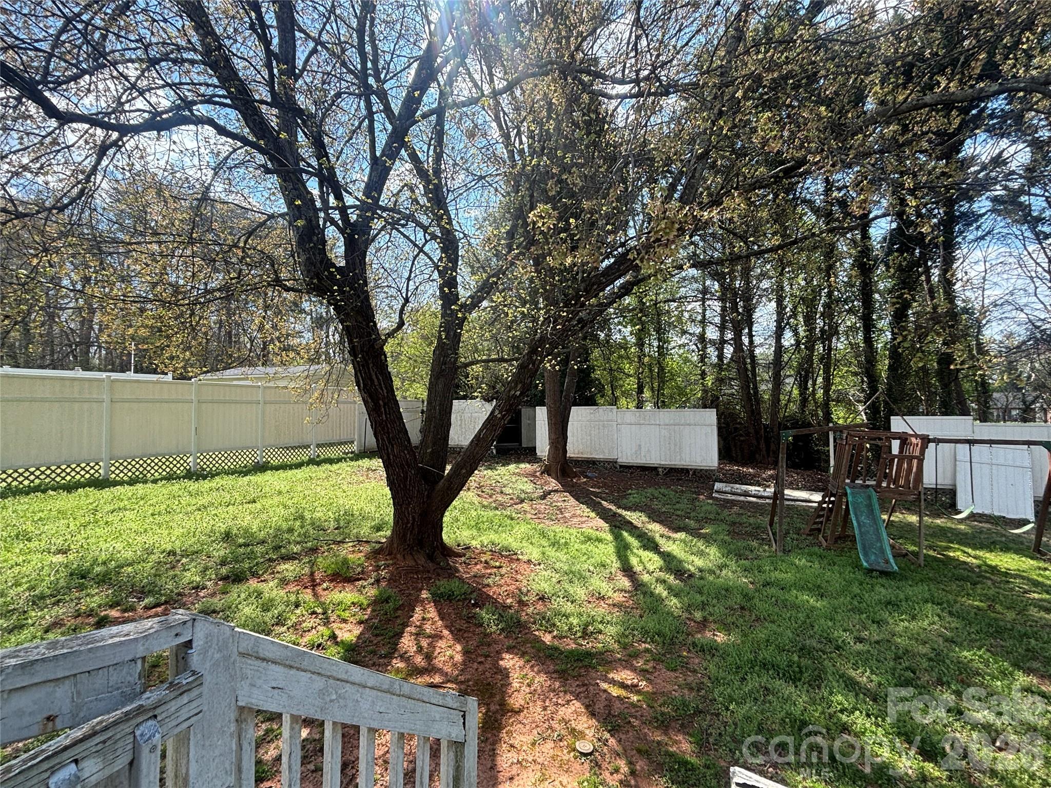 2618 32nd Avenue NE — Hickory