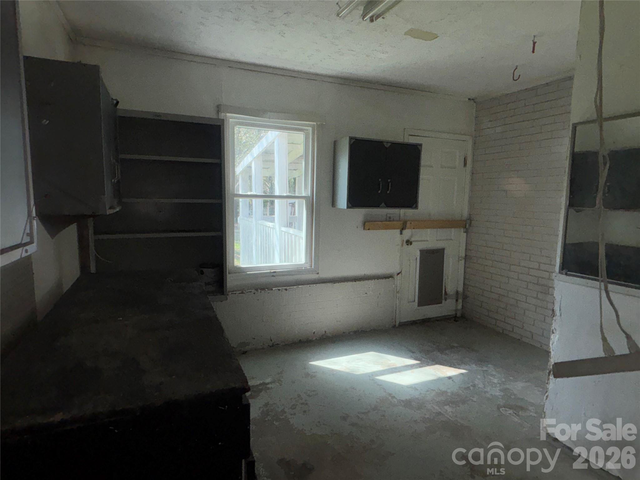 2618 32nd Avenue NE — Hickory